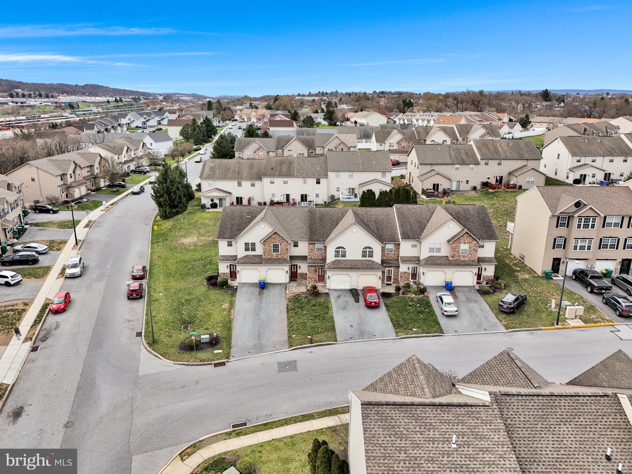 WELLINGTON MANOR - Residential