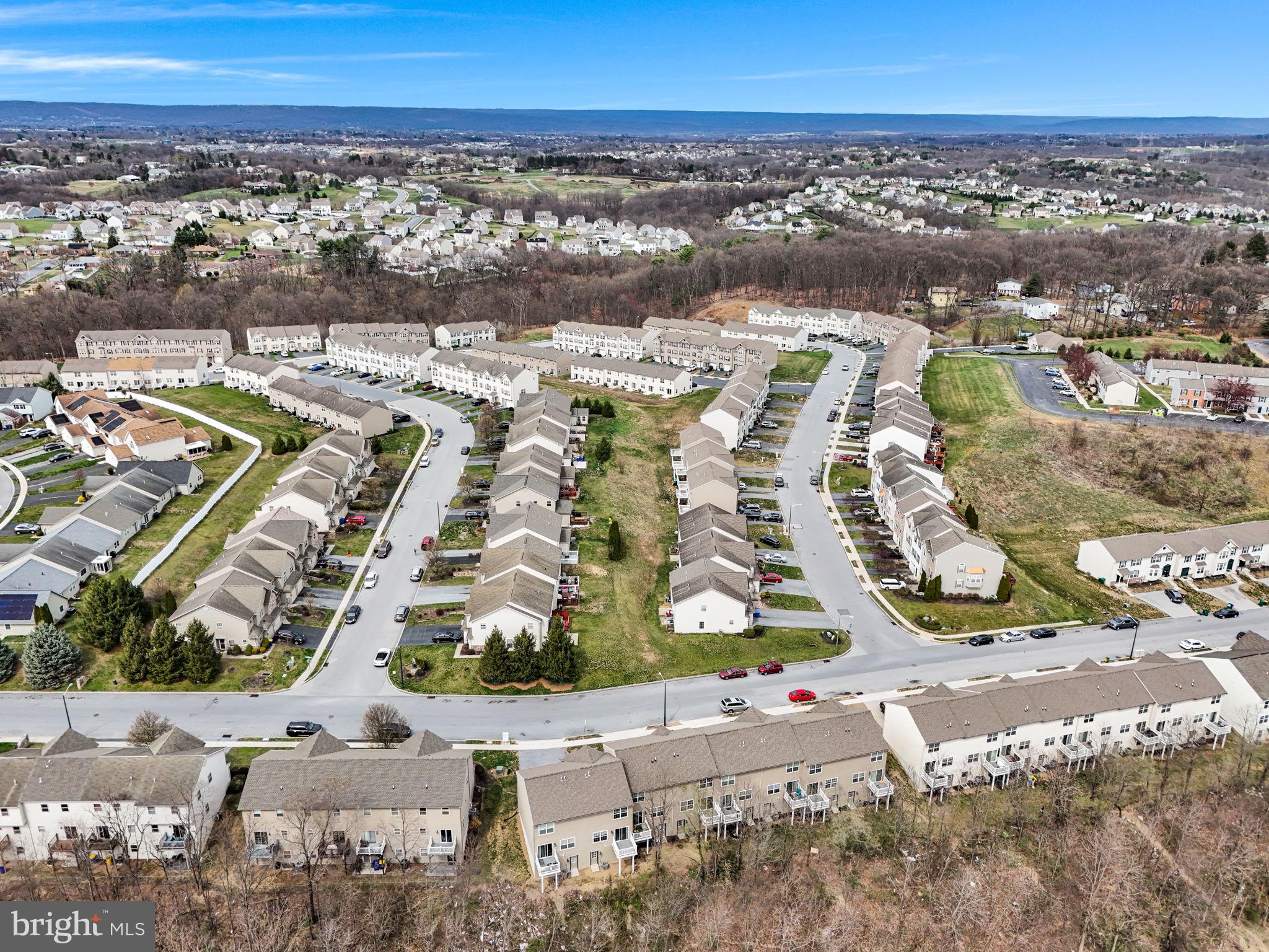 WELLINGTON MANOR - Residential