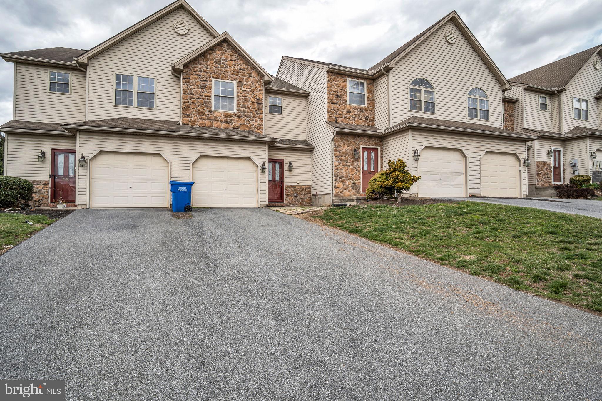 WELLINGTON MANOR - Residential