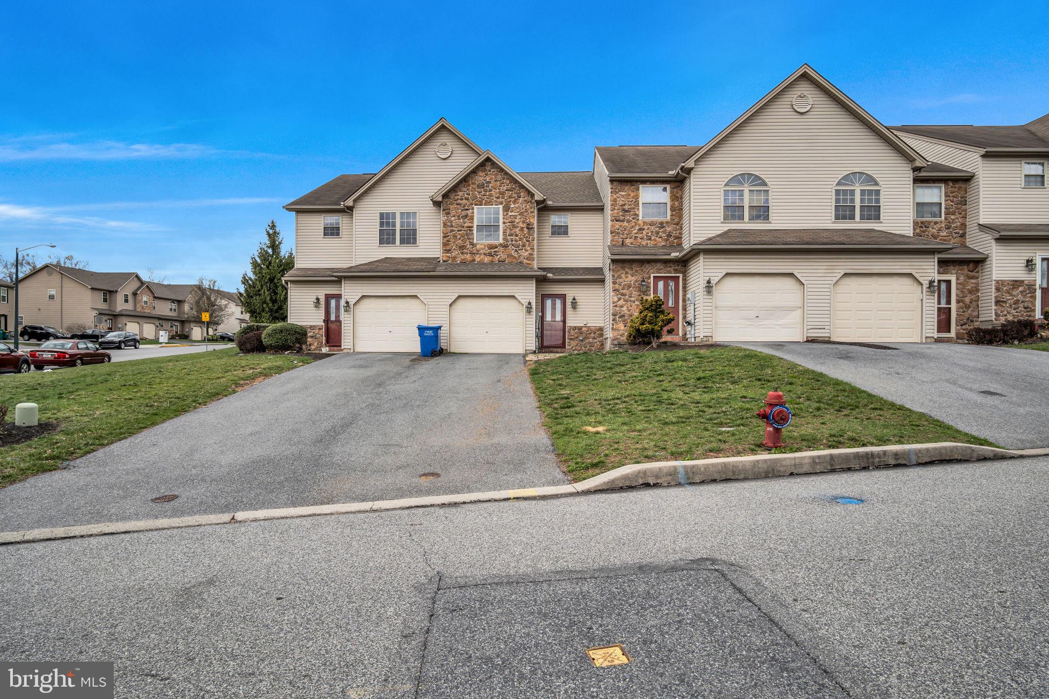 WELLINGTON MANOR - Residential