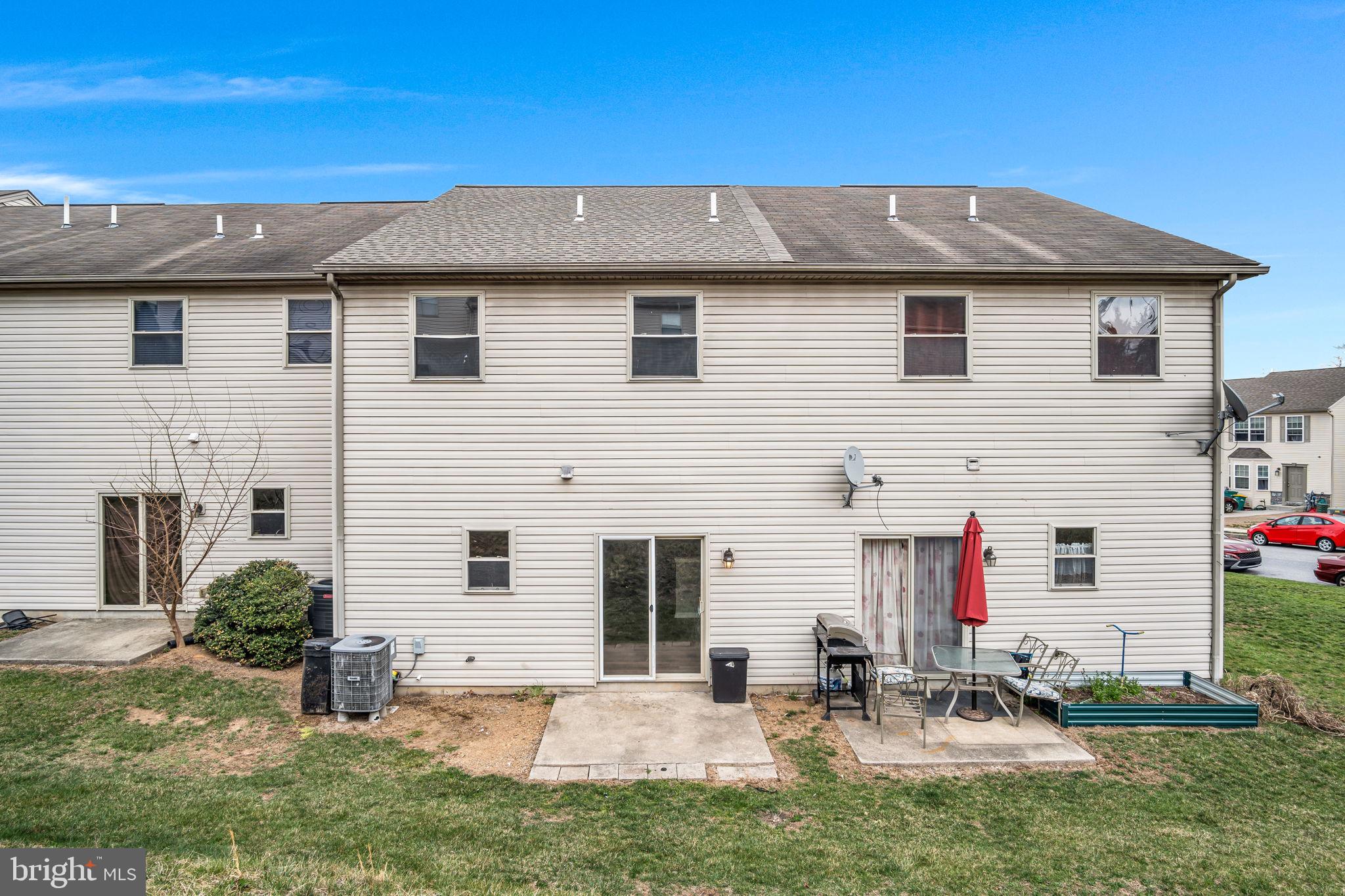 WELLINGTON MANOR - Residential