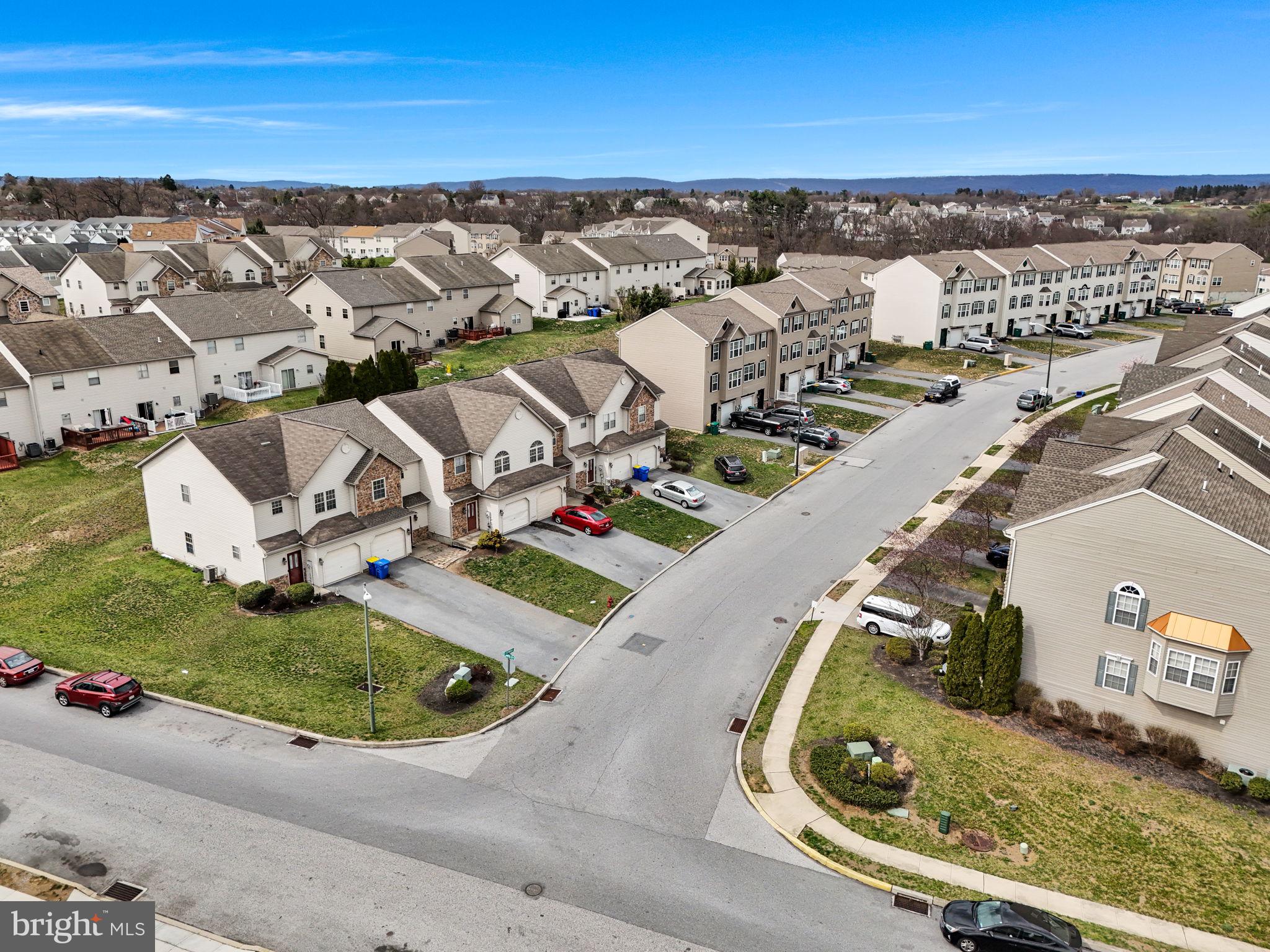 WELLINGTON MANOR - Residential