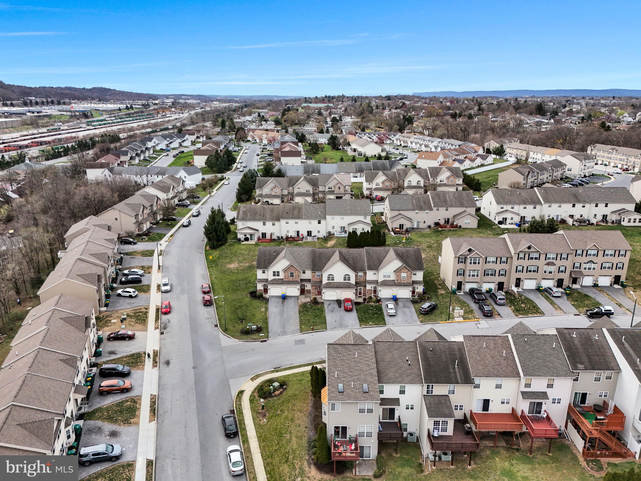 WELLINGTON MANOR - Residential