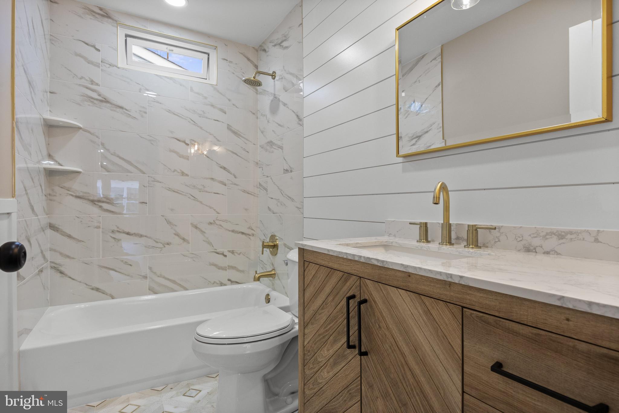 LEISURETOWNE - Residential