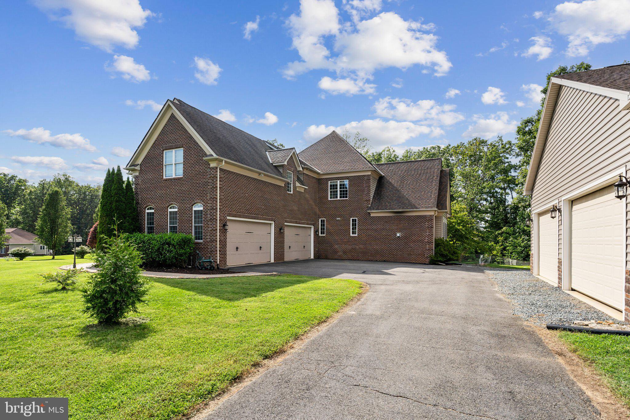 ESTATES OF HARTWOOD - Residential