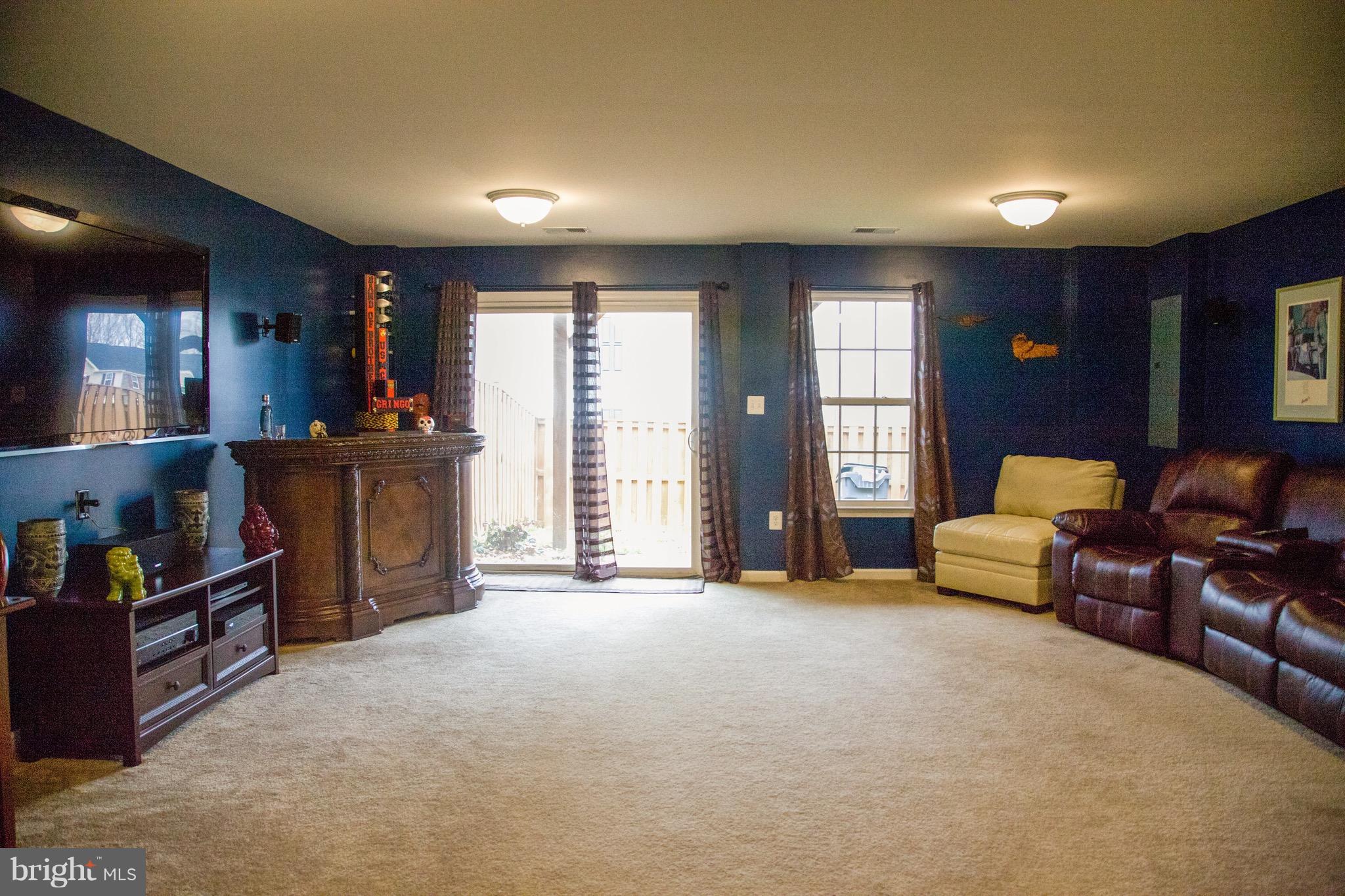 LAFAYETTE CROSSING - Residential