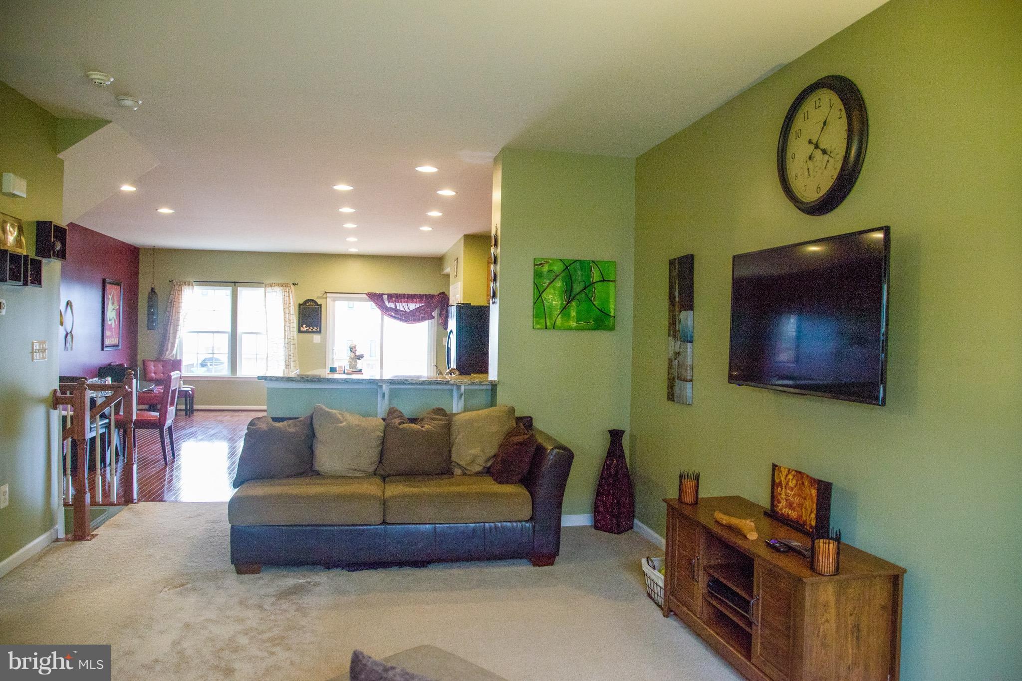 LAFAYETTE CROSSING - Residential