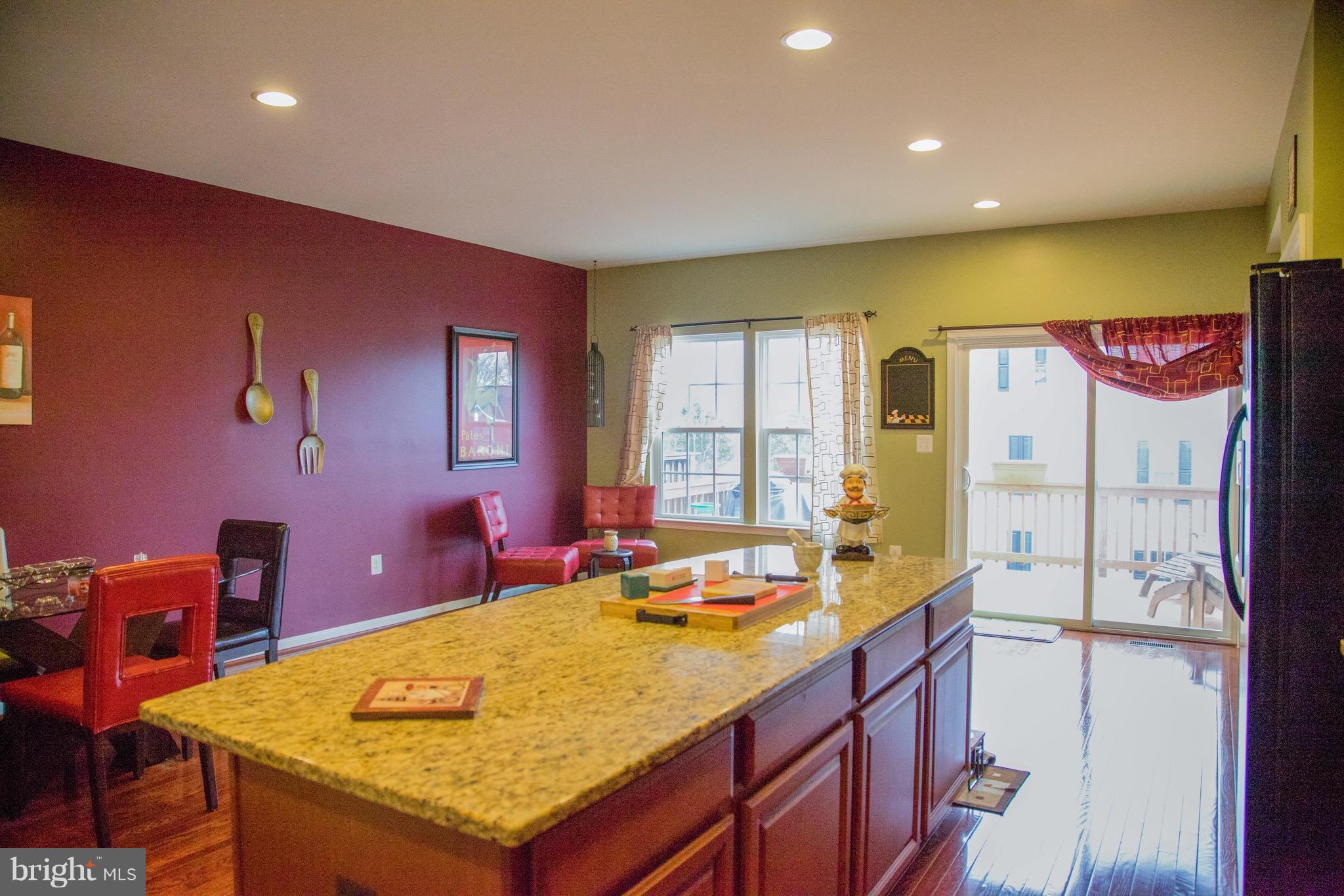 LAFAYETTE CROSSING - Residential