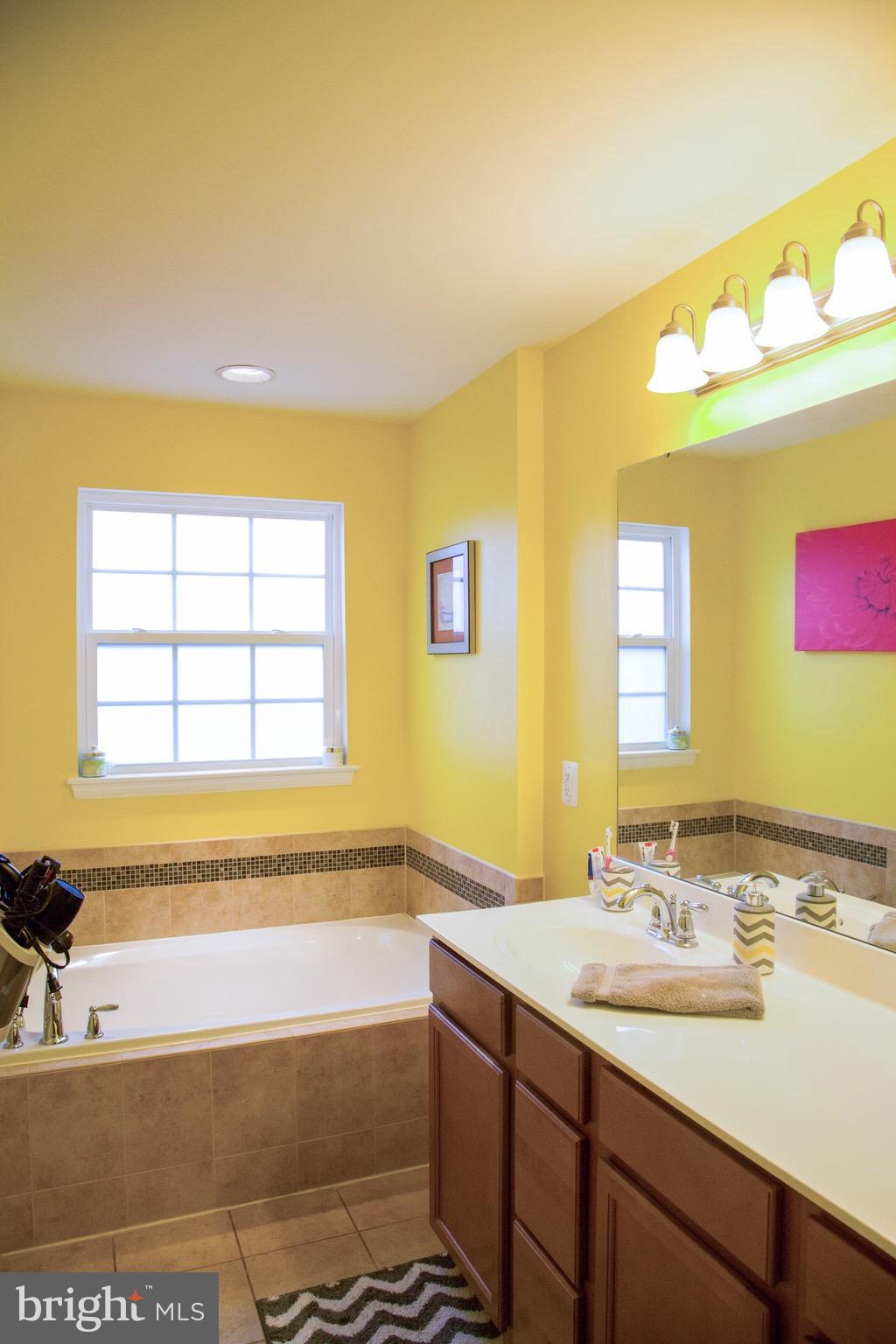 LAFAYETTE CROSSING - Residential