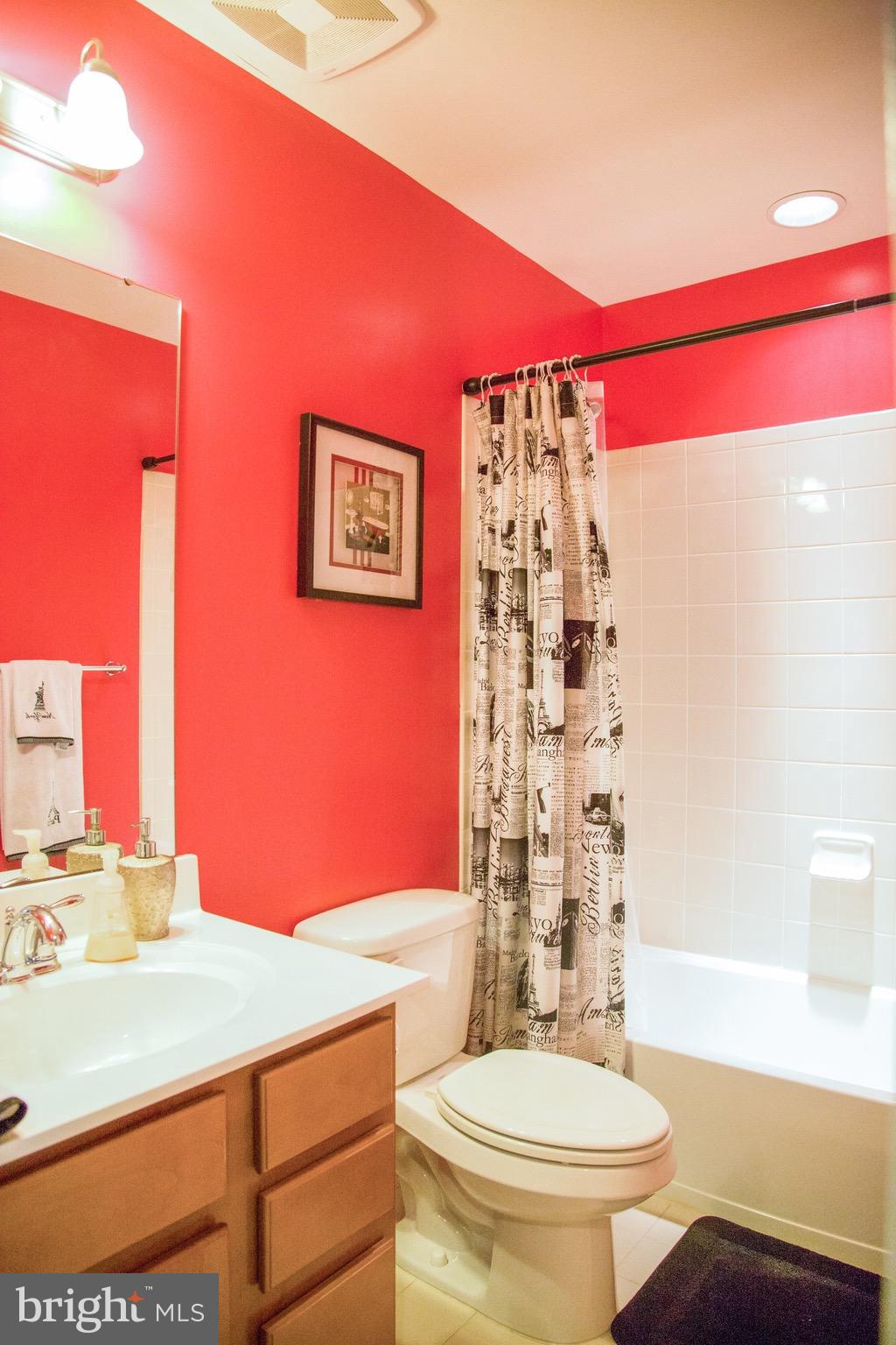 LAFAYETTE CROSSING - Residential