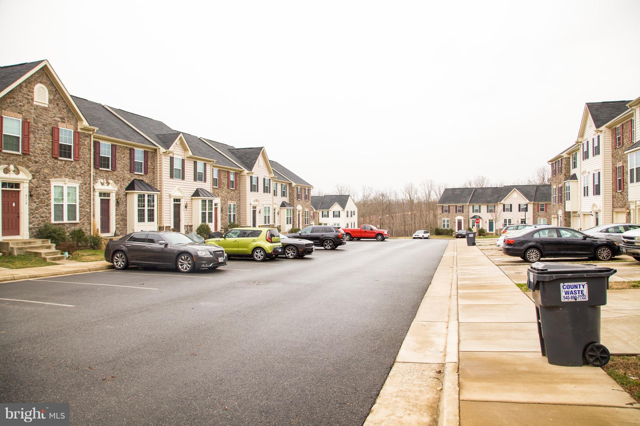 LAFAYETTE CROSSING - Residential