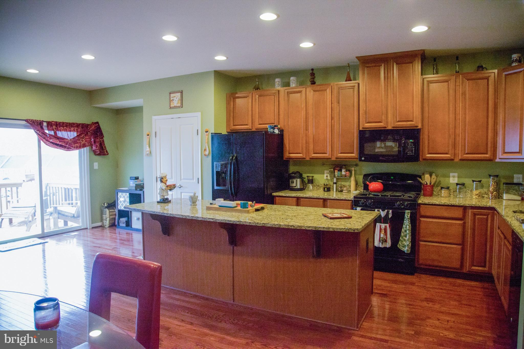 LAFAYETTE CROSSING - Residential