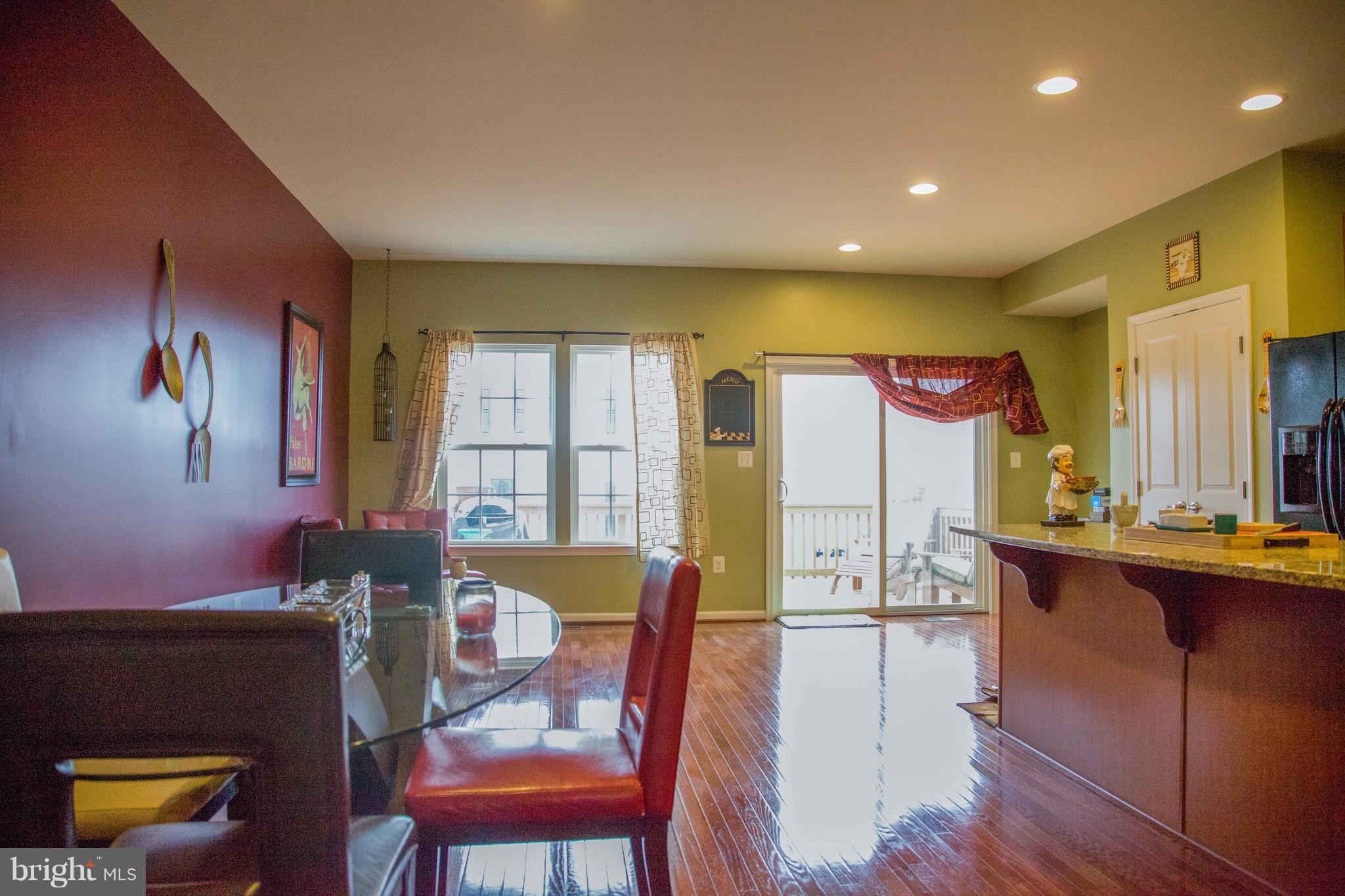 LAFAYETTE CROSSING - Residential