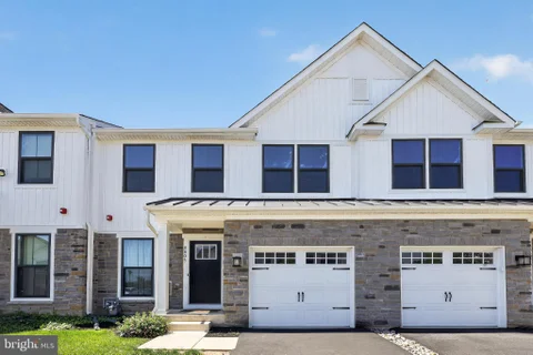 8005 Milltown Circle, Cheltenham, PA MLS: PAMC2178374