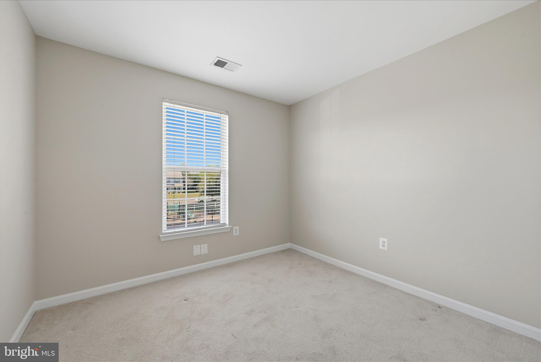 ROUND HILL - Residential