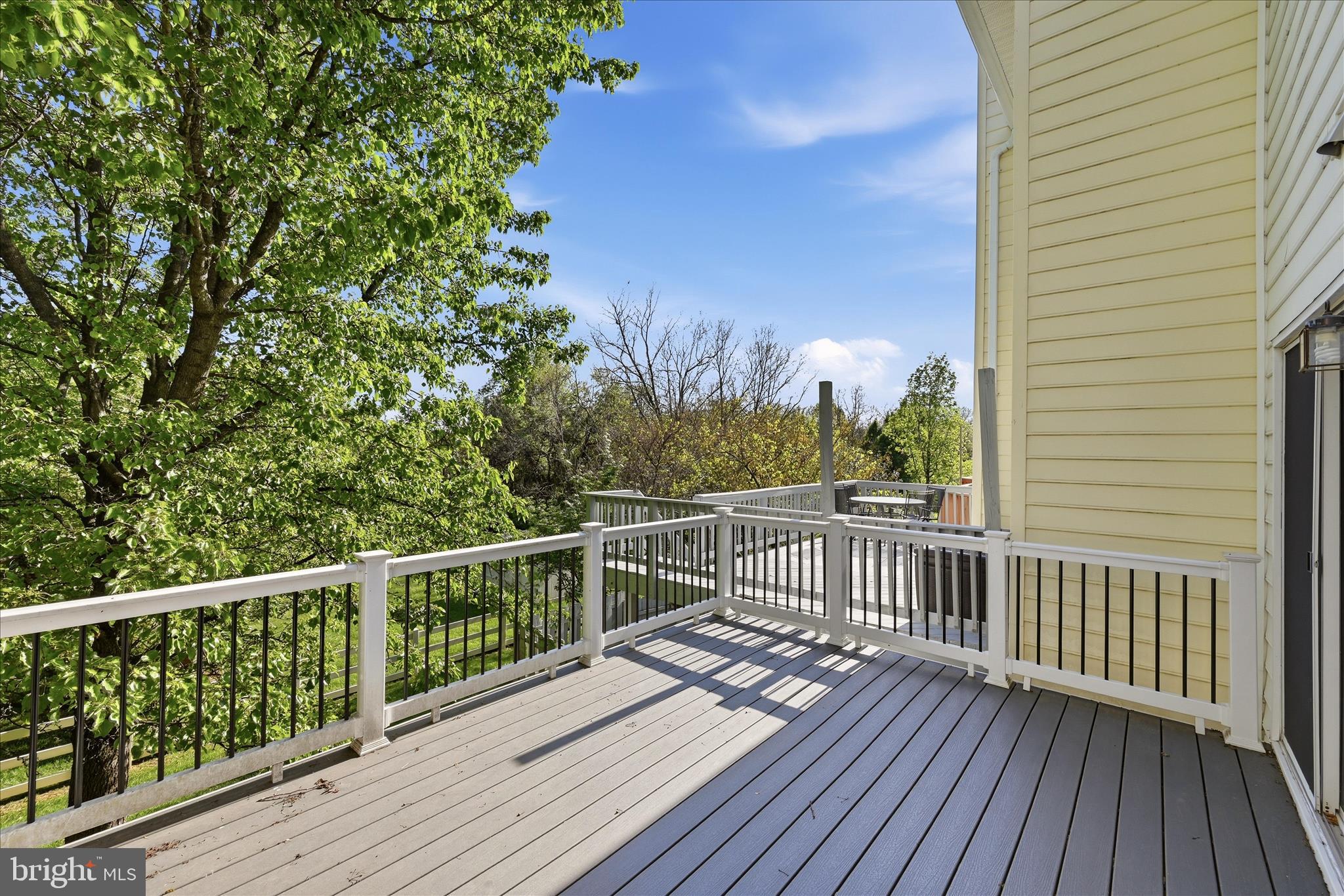 ROUND HILL - Residential