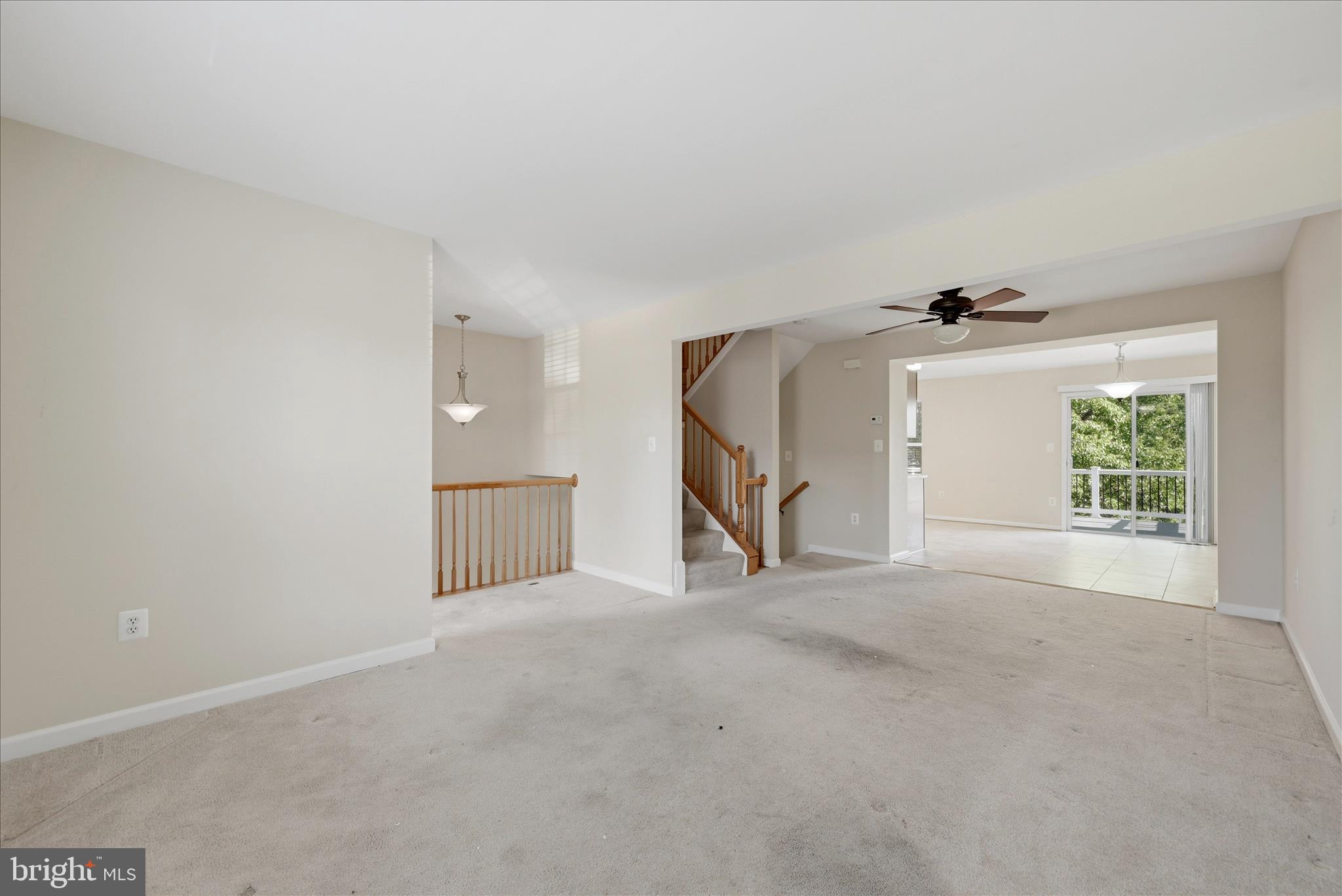 ROUND HILL - Residential