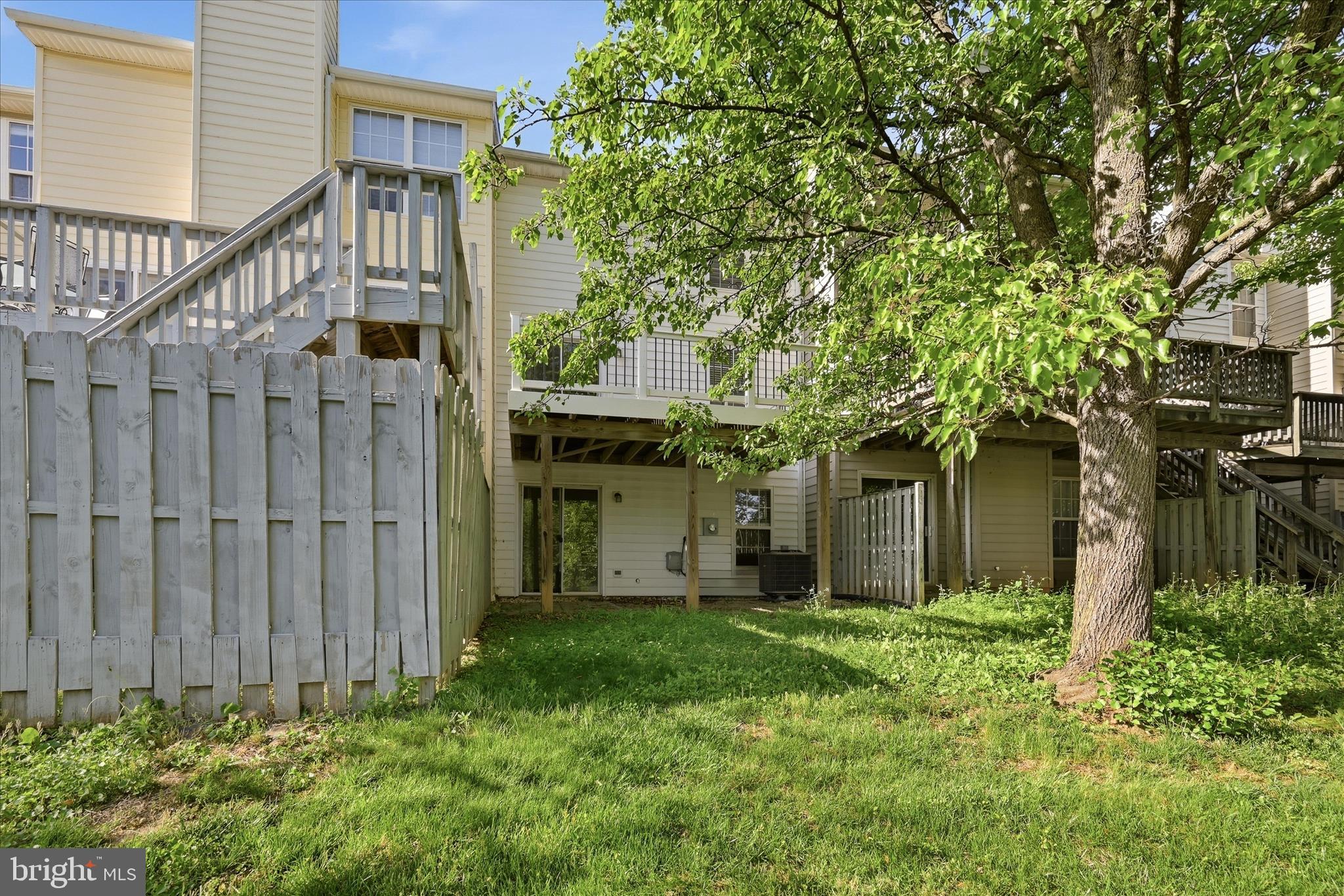 ROUND HILL - Residential