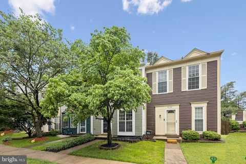3723 HAMPTON COURT ALEXANDRIA VA 22306