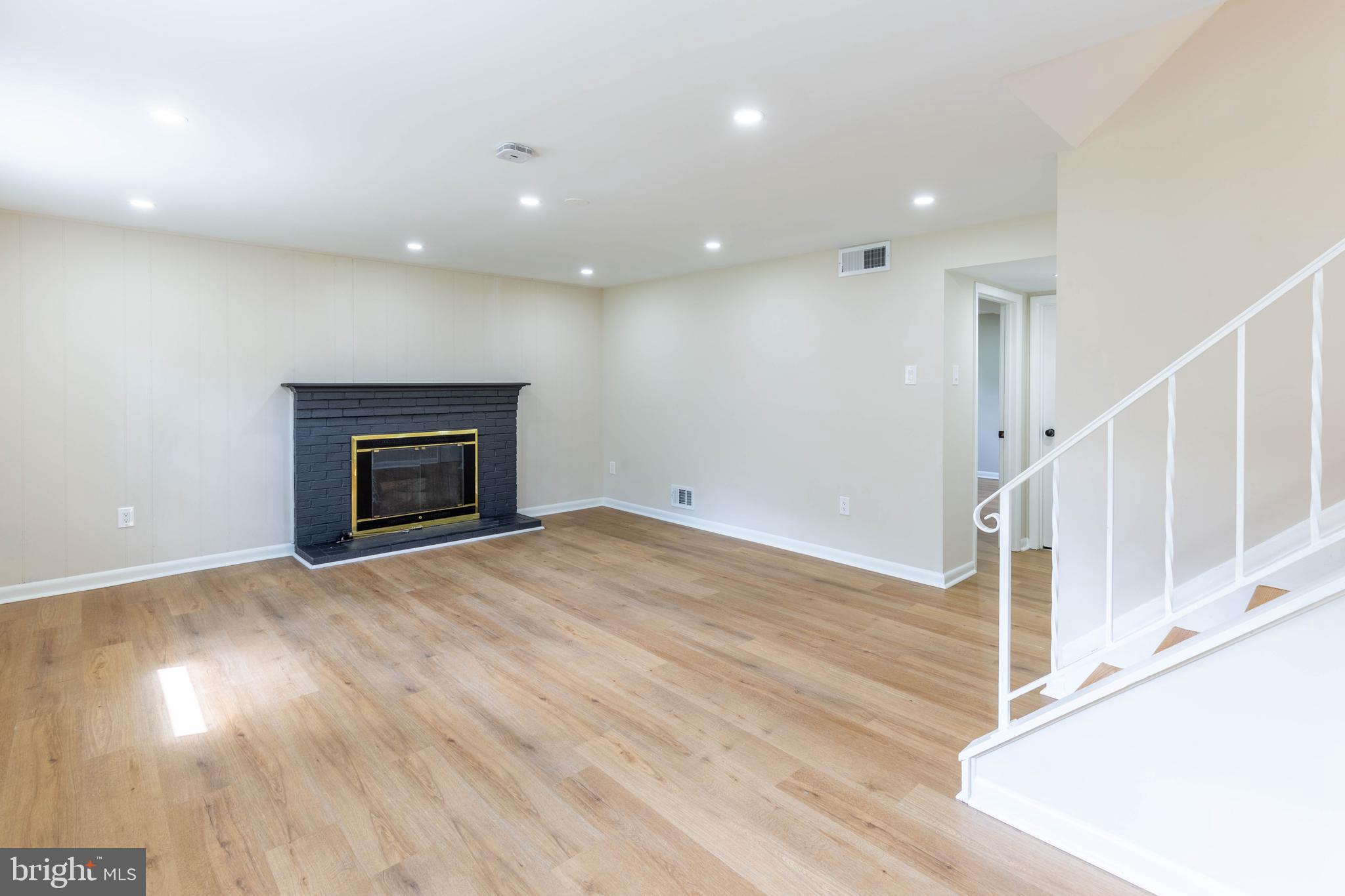 SPRINGBROOK FOREST - Residential Lease