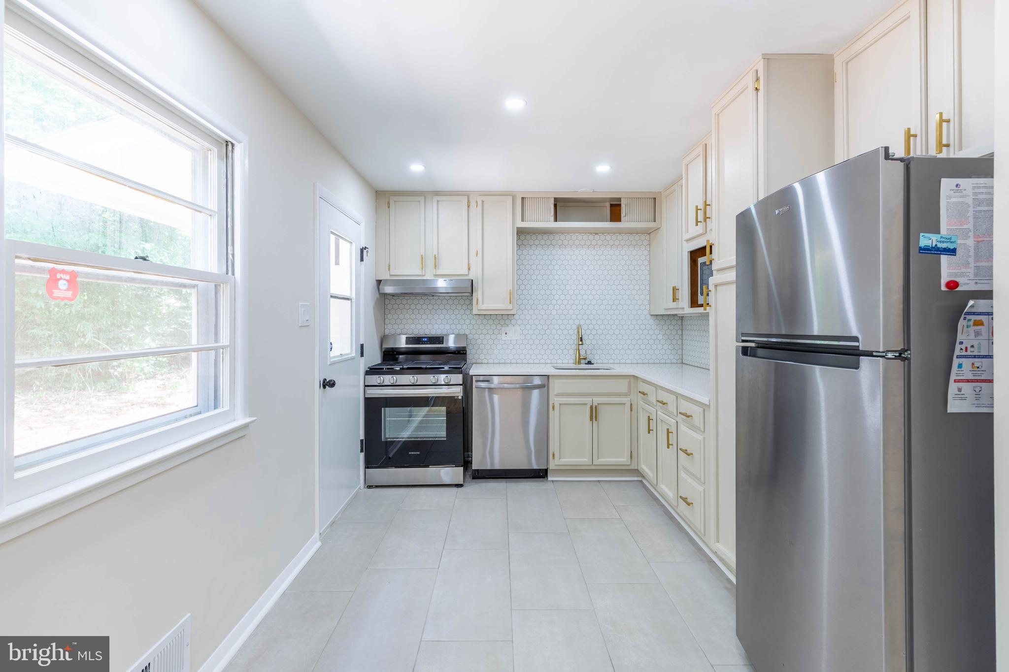 SPRINGBROOK FOREST - Residential Lease