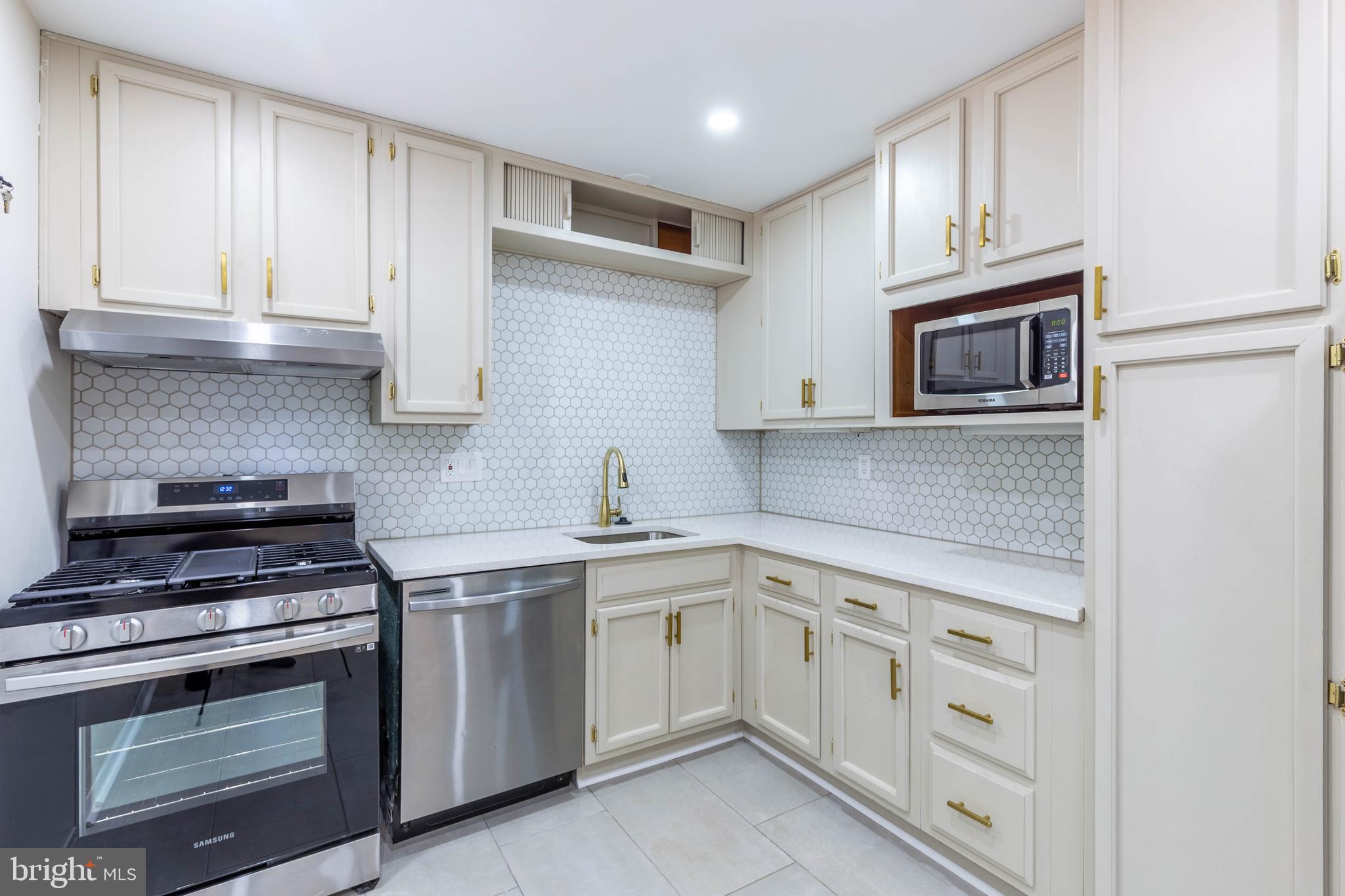 SPRINGBROOK FOREST - Residential Lease