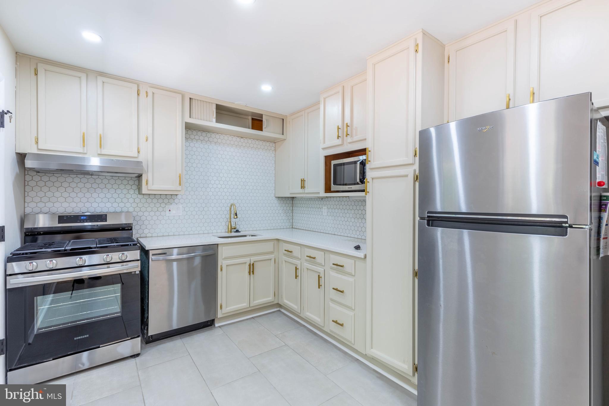 SPRINGBROOK FOREST - Residential Lease