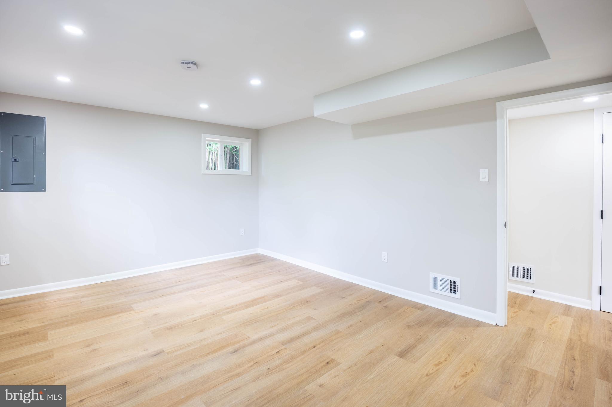 SPRINGBROOK FOREST - Residential Lease