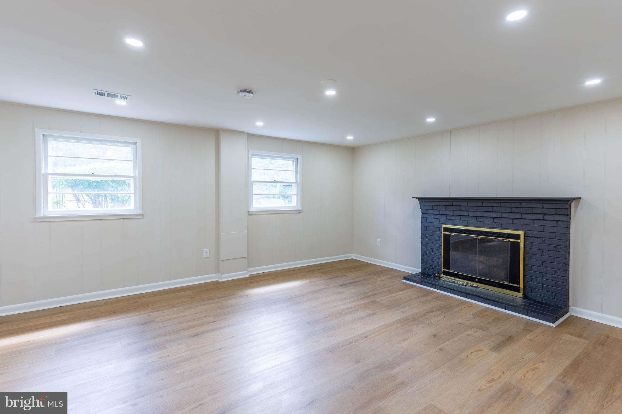 SPRINGBROOK FOREST - Residential Lease