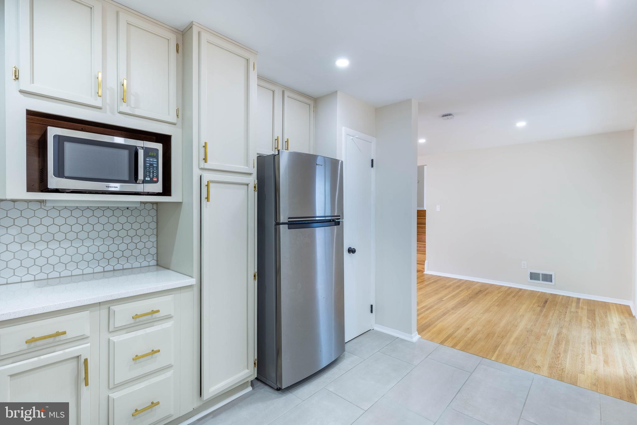 SPRINGBROOK FOREST - Residential Lease