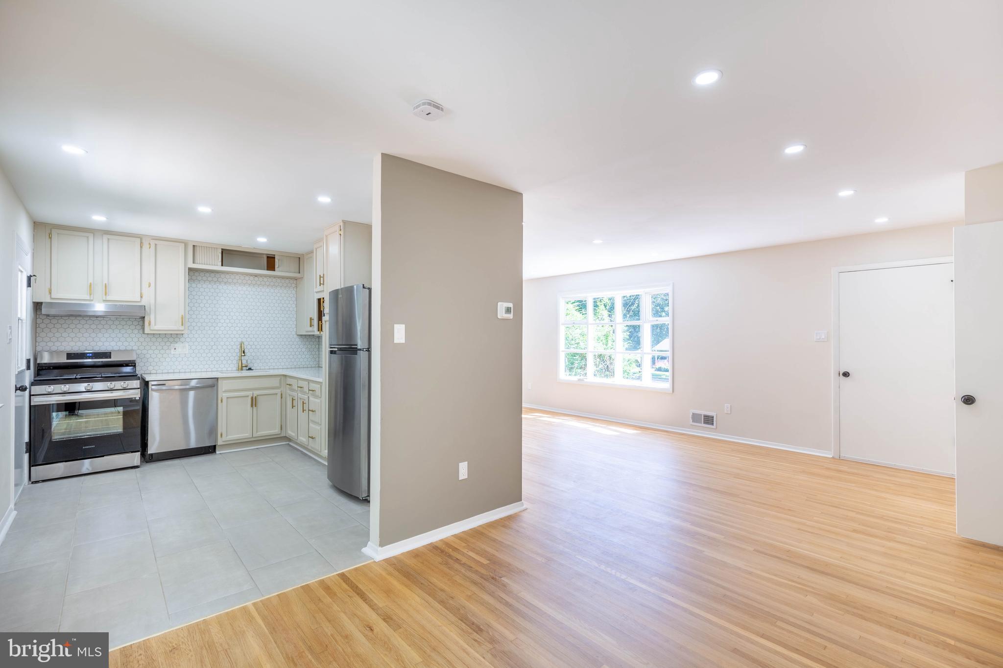 SPRINGBROOK FOREST - Residential Lease