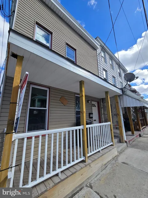 325 W Washington Street, Tamaqua, PA 18252 - MLS#: PASK2020376