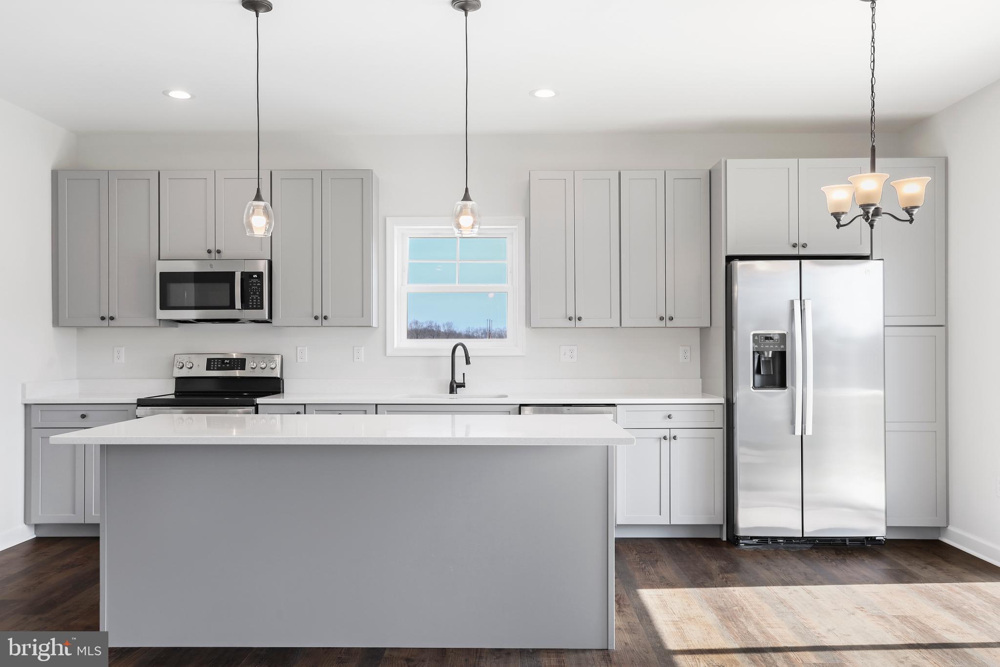 MIDDLE CREEK VISTAS - Residential