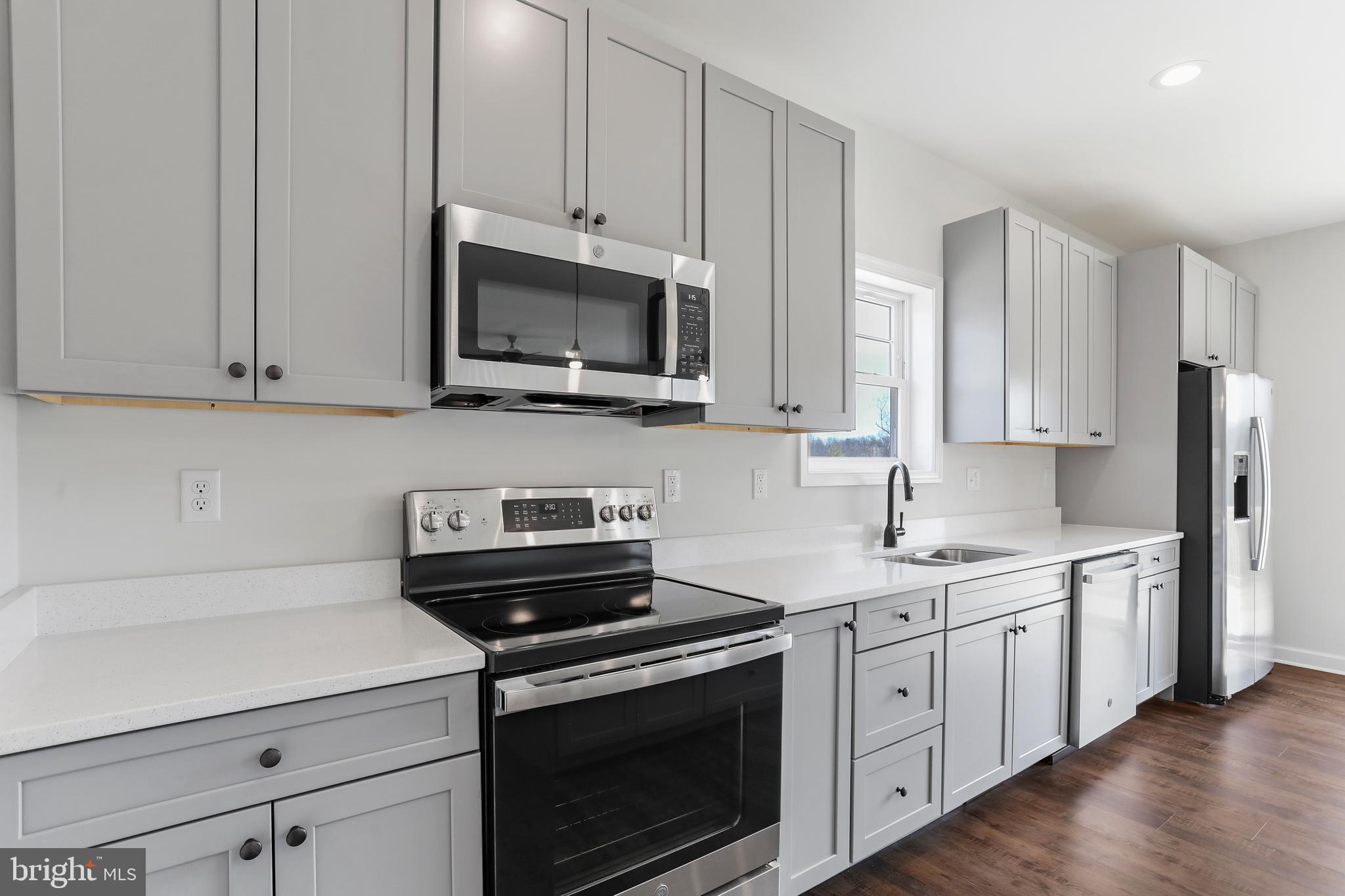 MIDDLE CREEK VISTAS - Residential