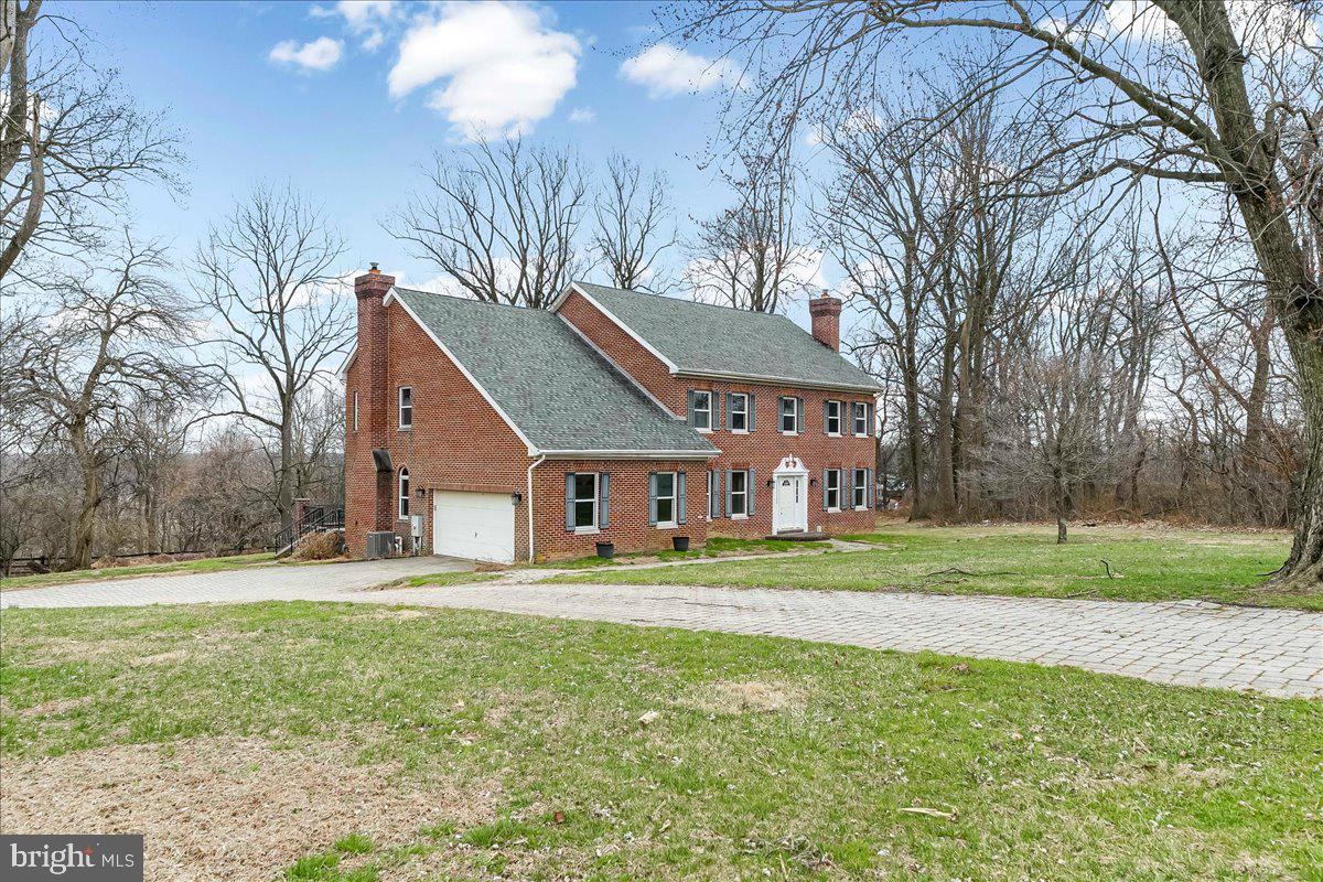 911 THUNDER HILL ROAD