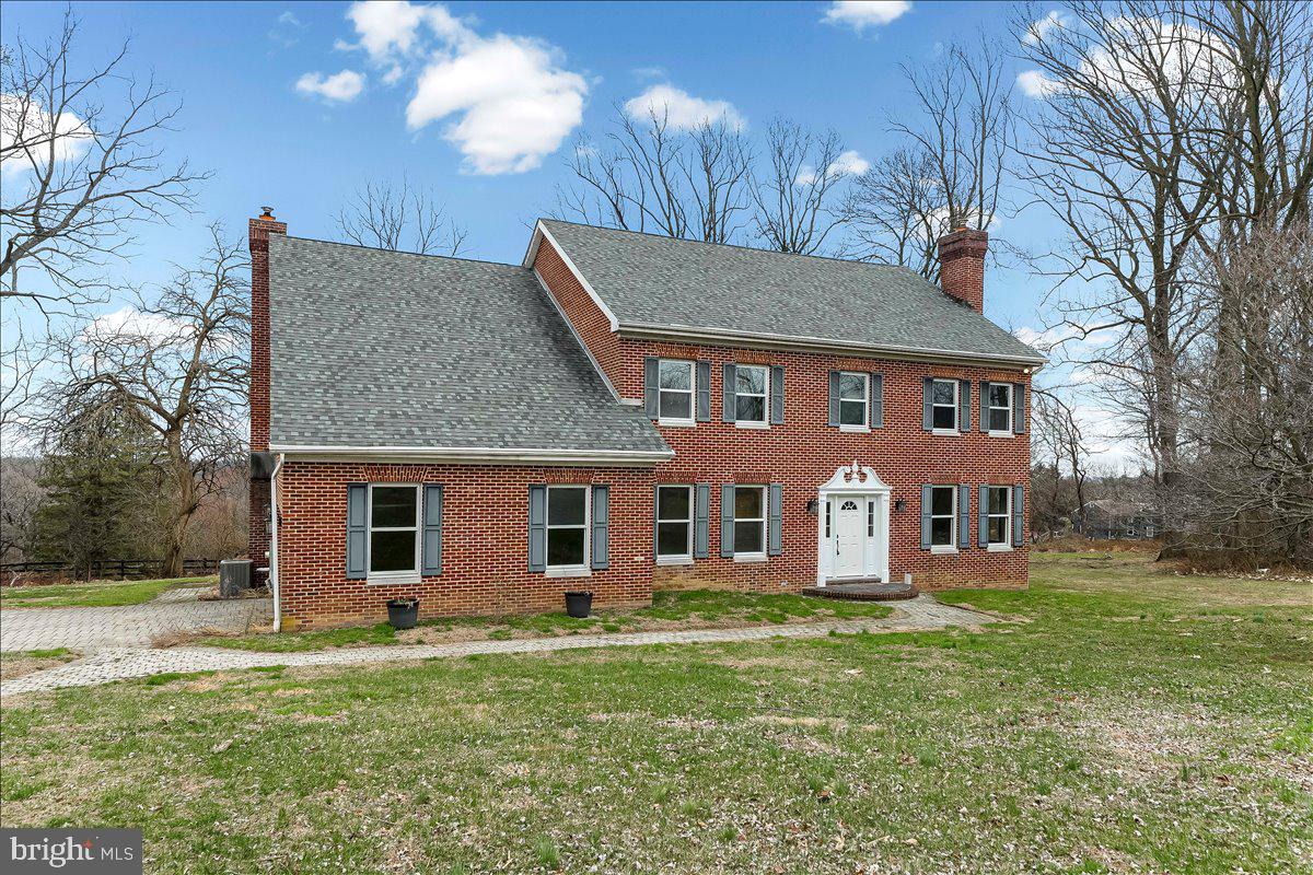 911 THUNDER HILL ROAD