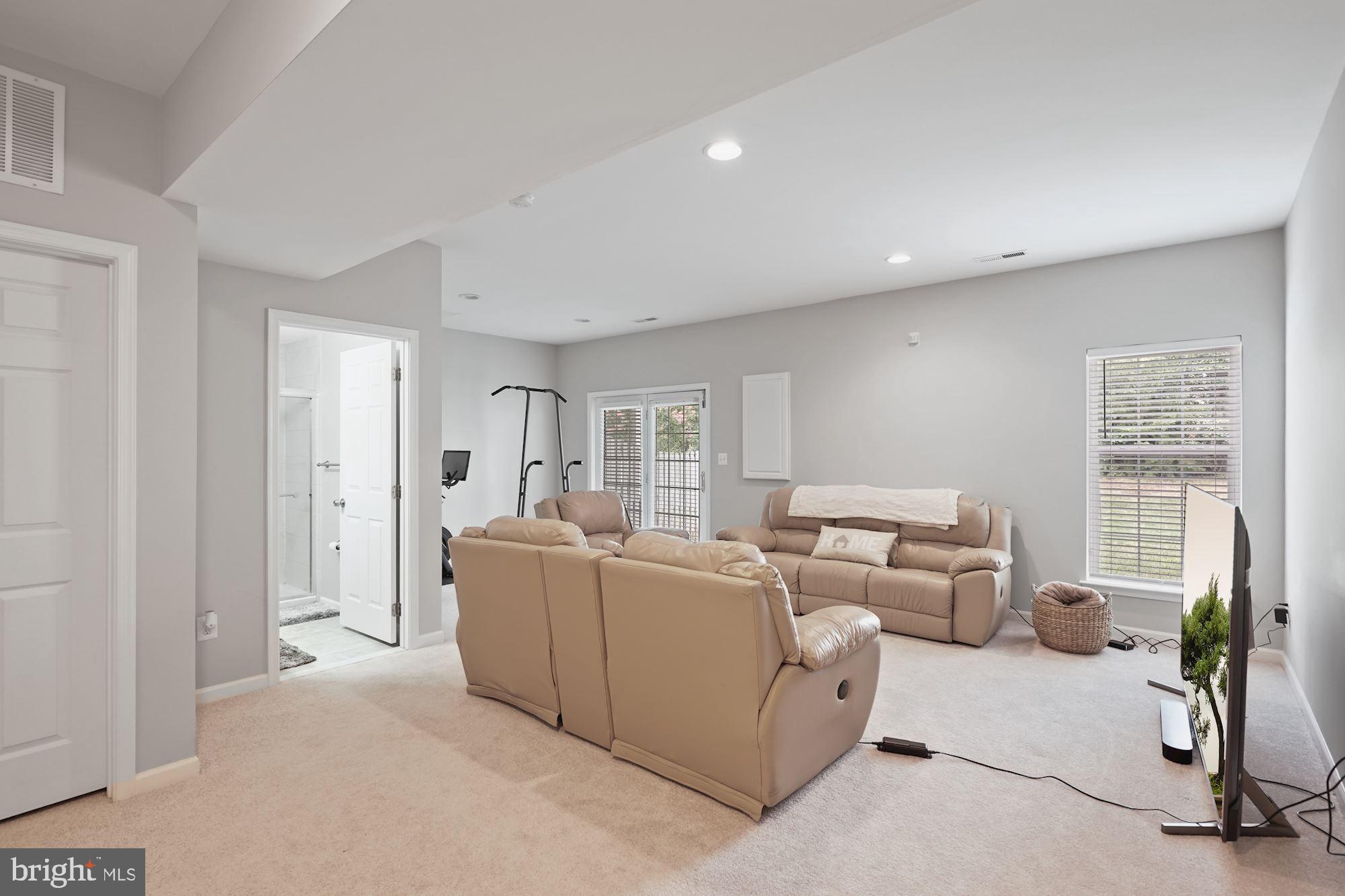 BELMONT COUNTRY CLUB - Residential