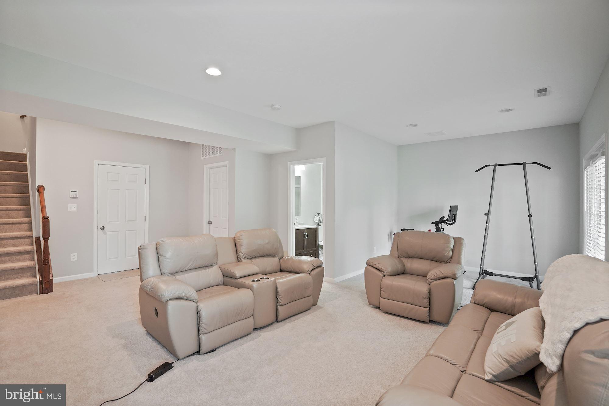 BELMONT COUNTRY CLUB - Residential