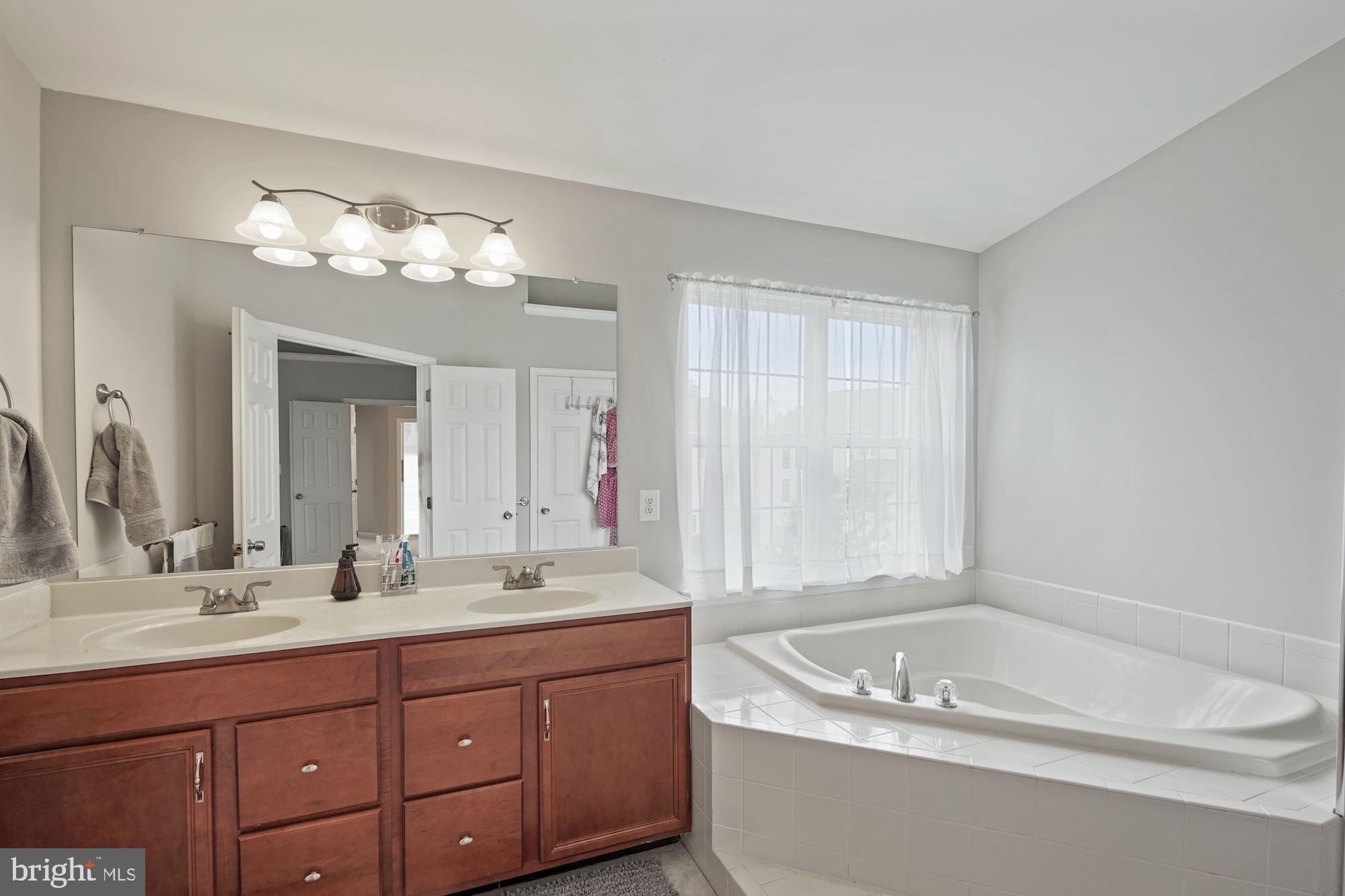 BELMONT COUNTRY CLUB - Residential