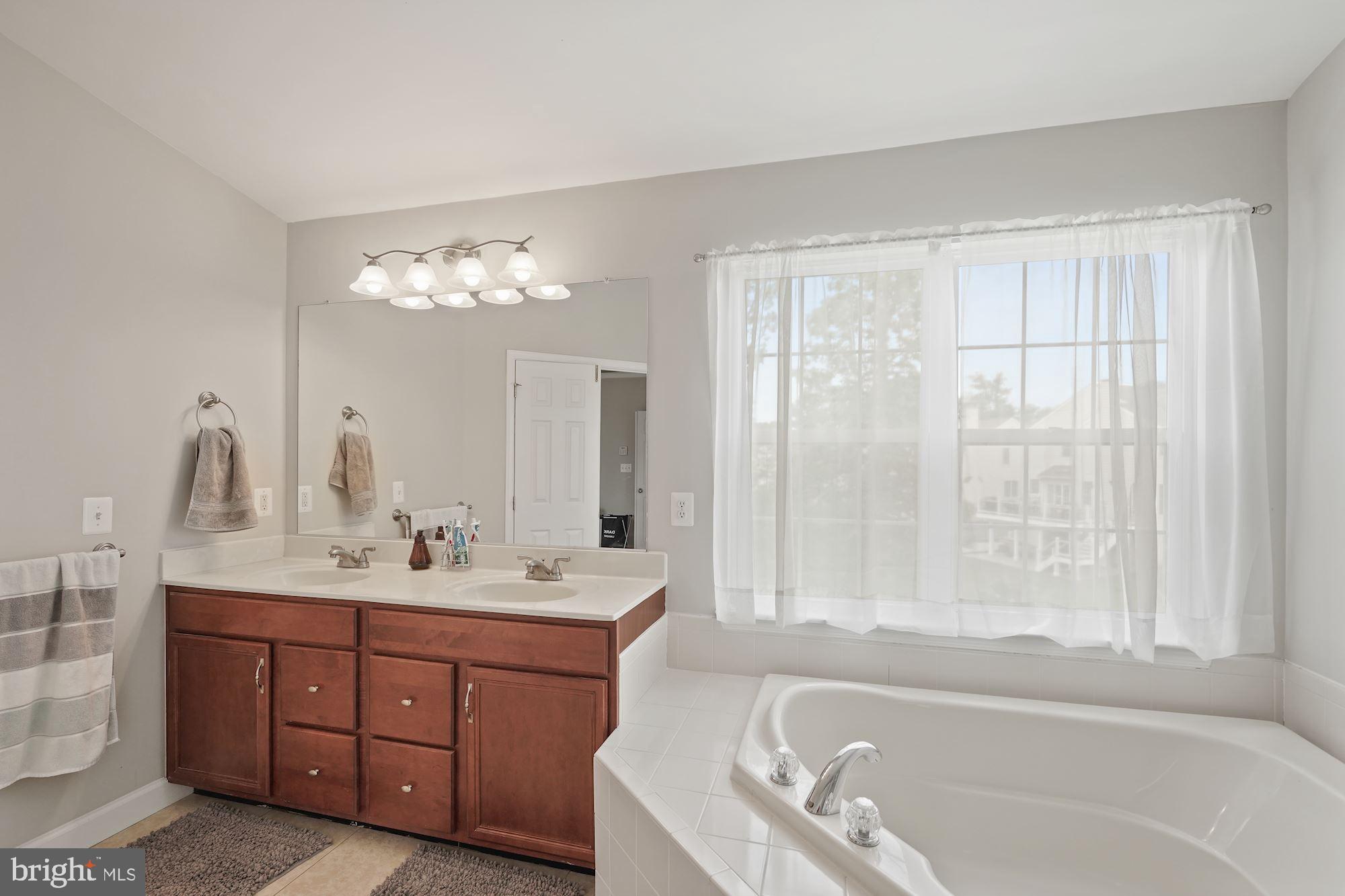 BELMONT COUNTRY CLUB - Residential