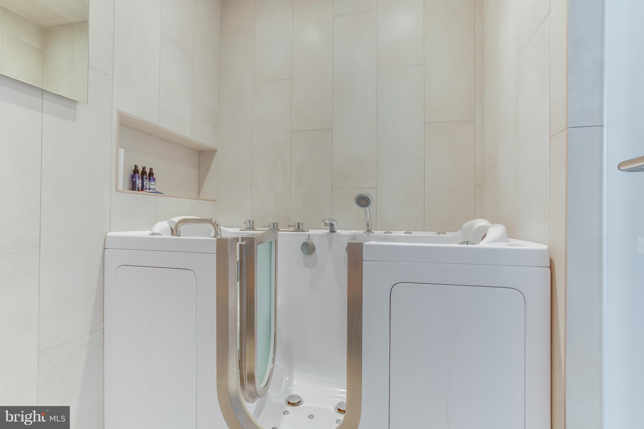 MAURY COMMONS - Residential