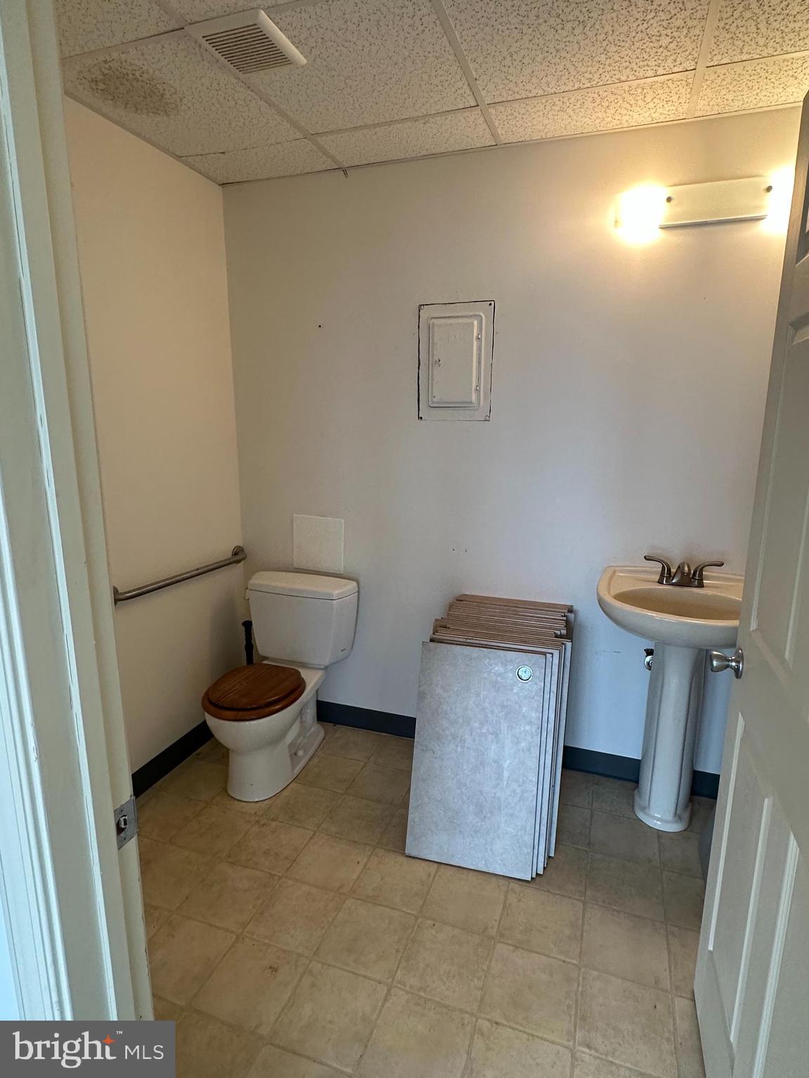 NONE AVAILABLE - Commercial Lease