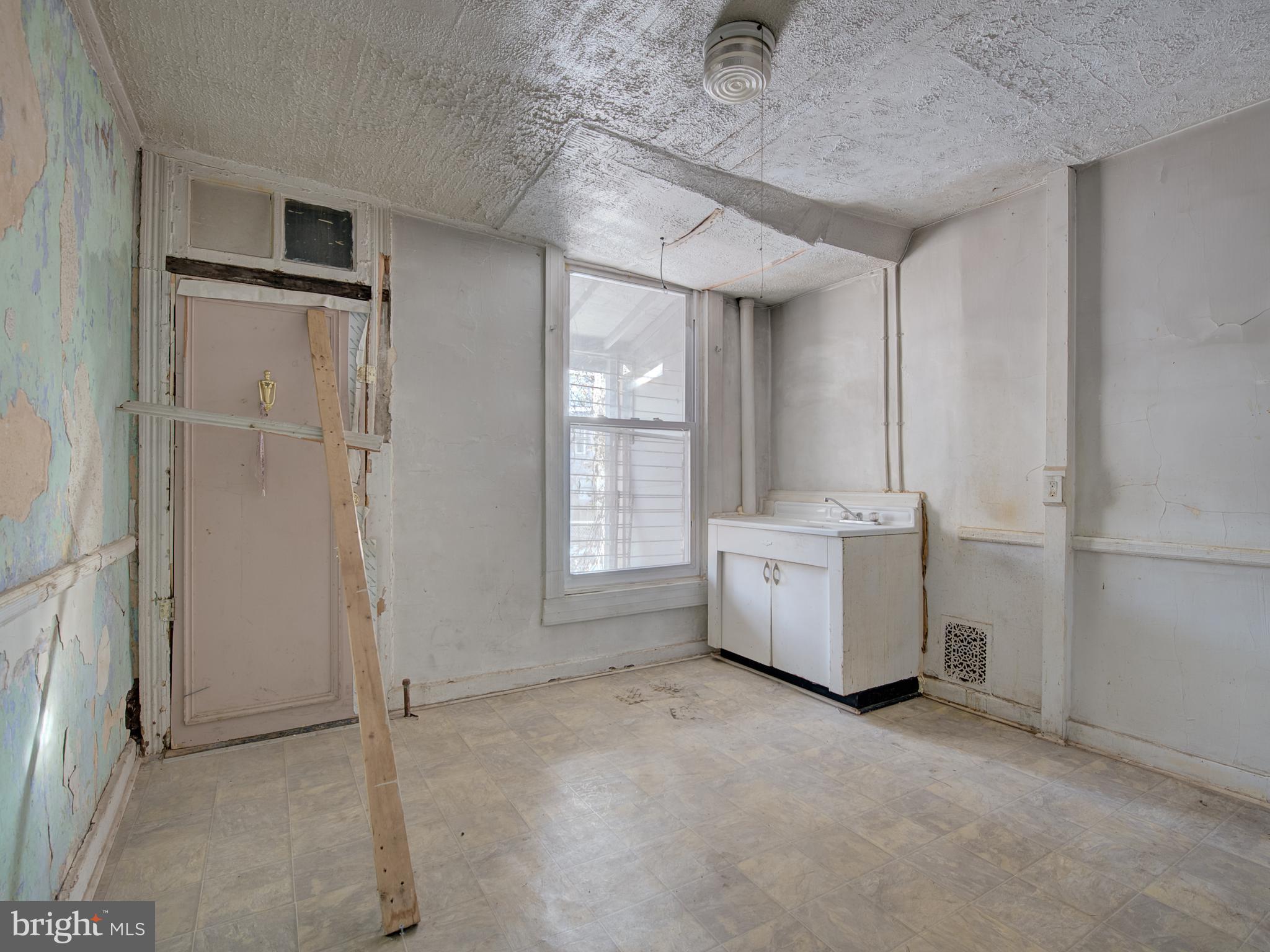 SANDTOWN-WINCHESTER - Residential