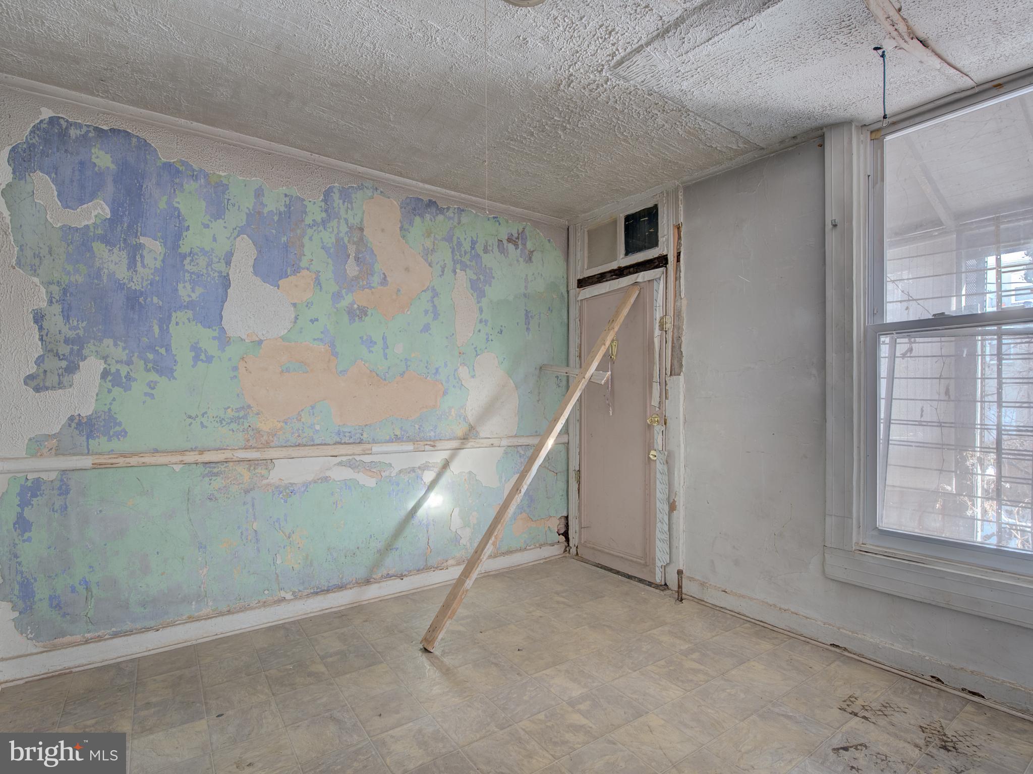 SANDTOWN-WINCHESTER - Residential