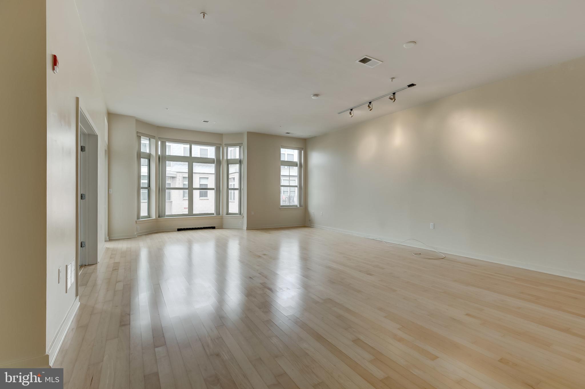 MOUNT VERNON PLACE HISTORIC DISTRICT - Residential Lease