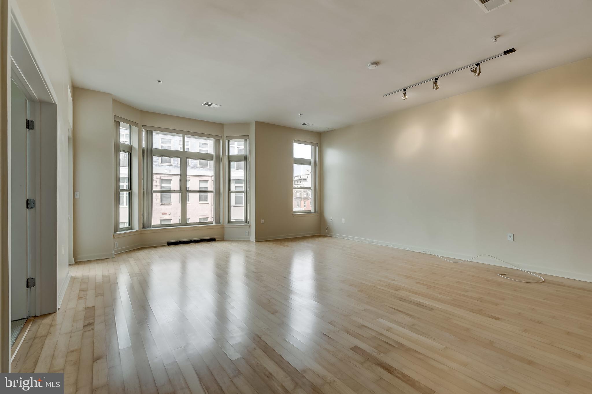 MOUNT VERNON PLACE HISTORIC DISTRICT - Residential Lease
