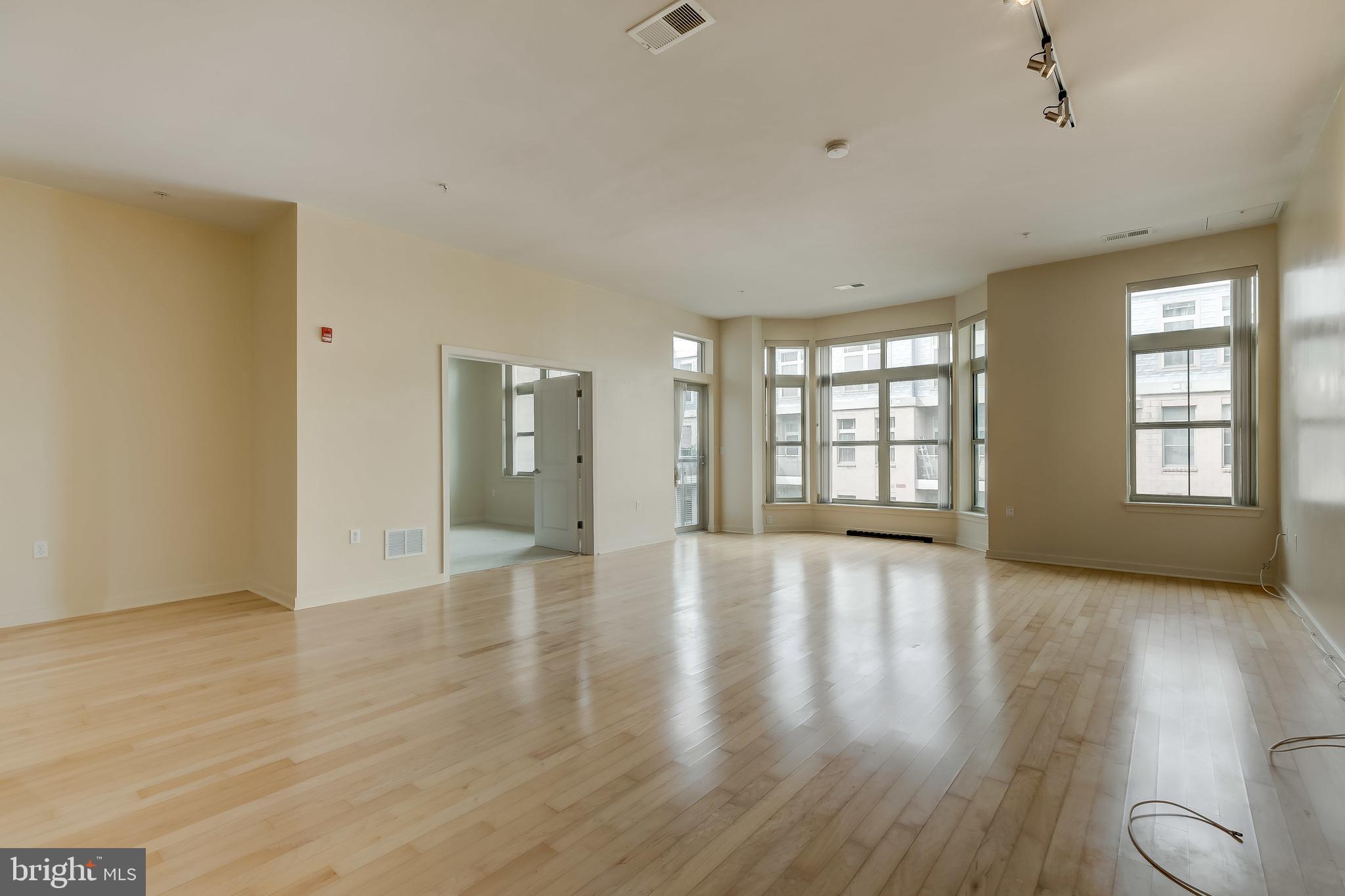 MOUNT VERNON PLACE HISTORIC DISTRICT - Residential Lease