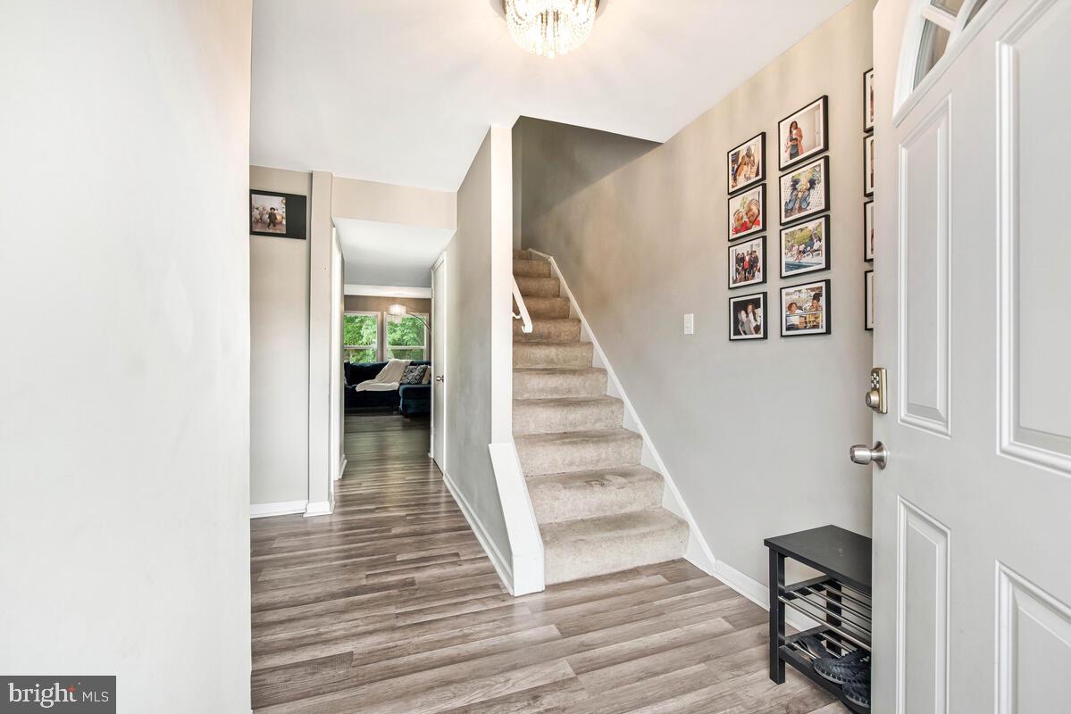 7122 MARBURY COURT