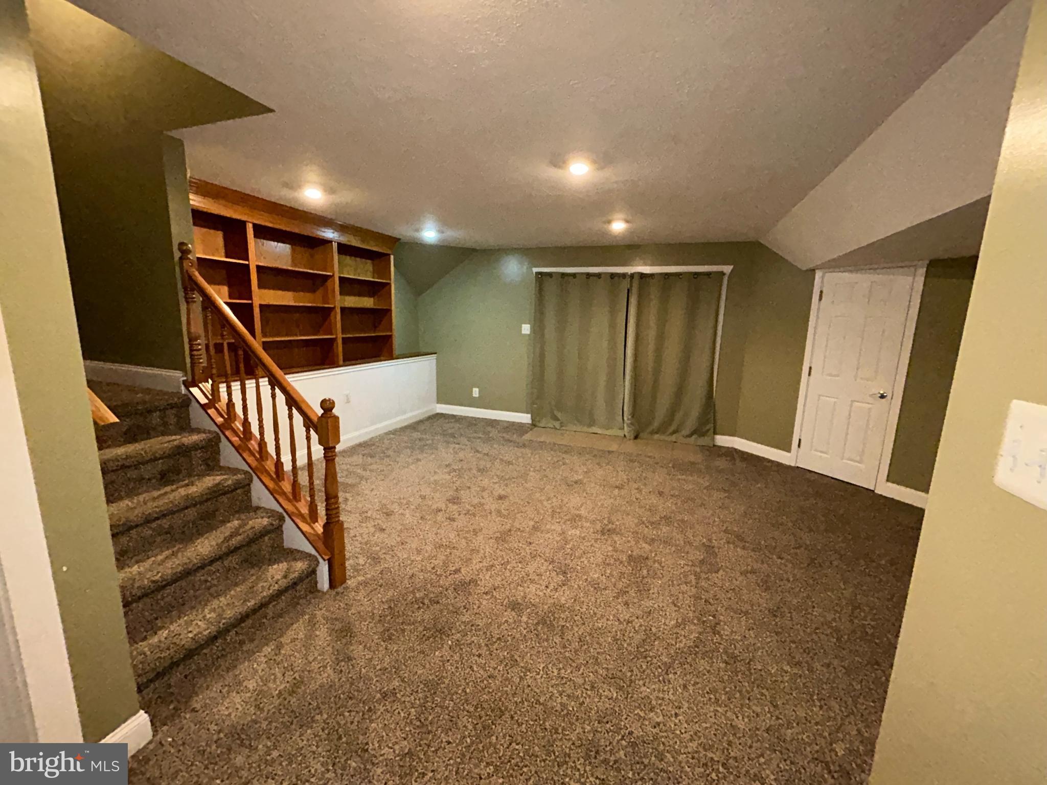 PINE TREE RIDGE - Residential Lease