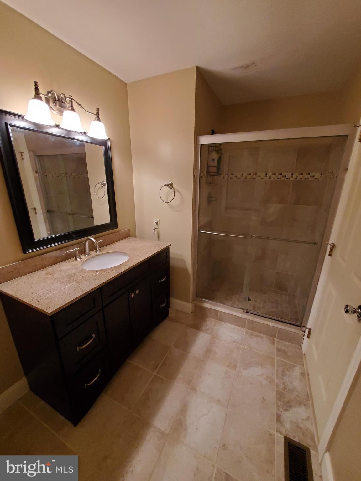 PINE TREE RIDGE - Residential Lease